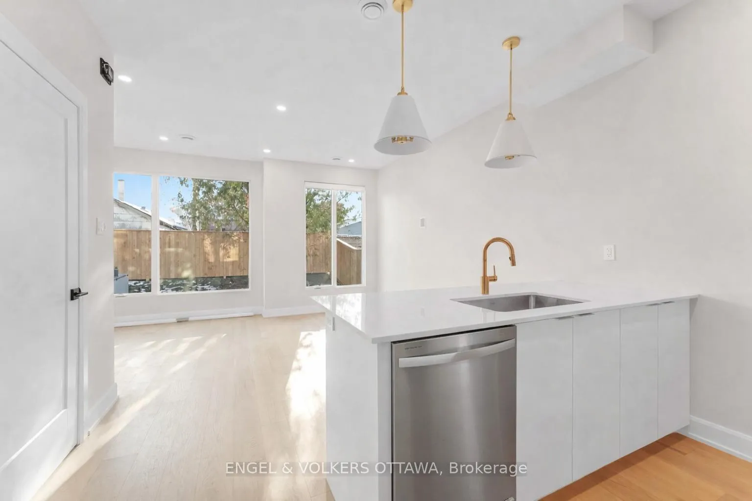 Photo 8 of Unit A, 132 Carillon Street, Ottawa, Vanier — HOMEH