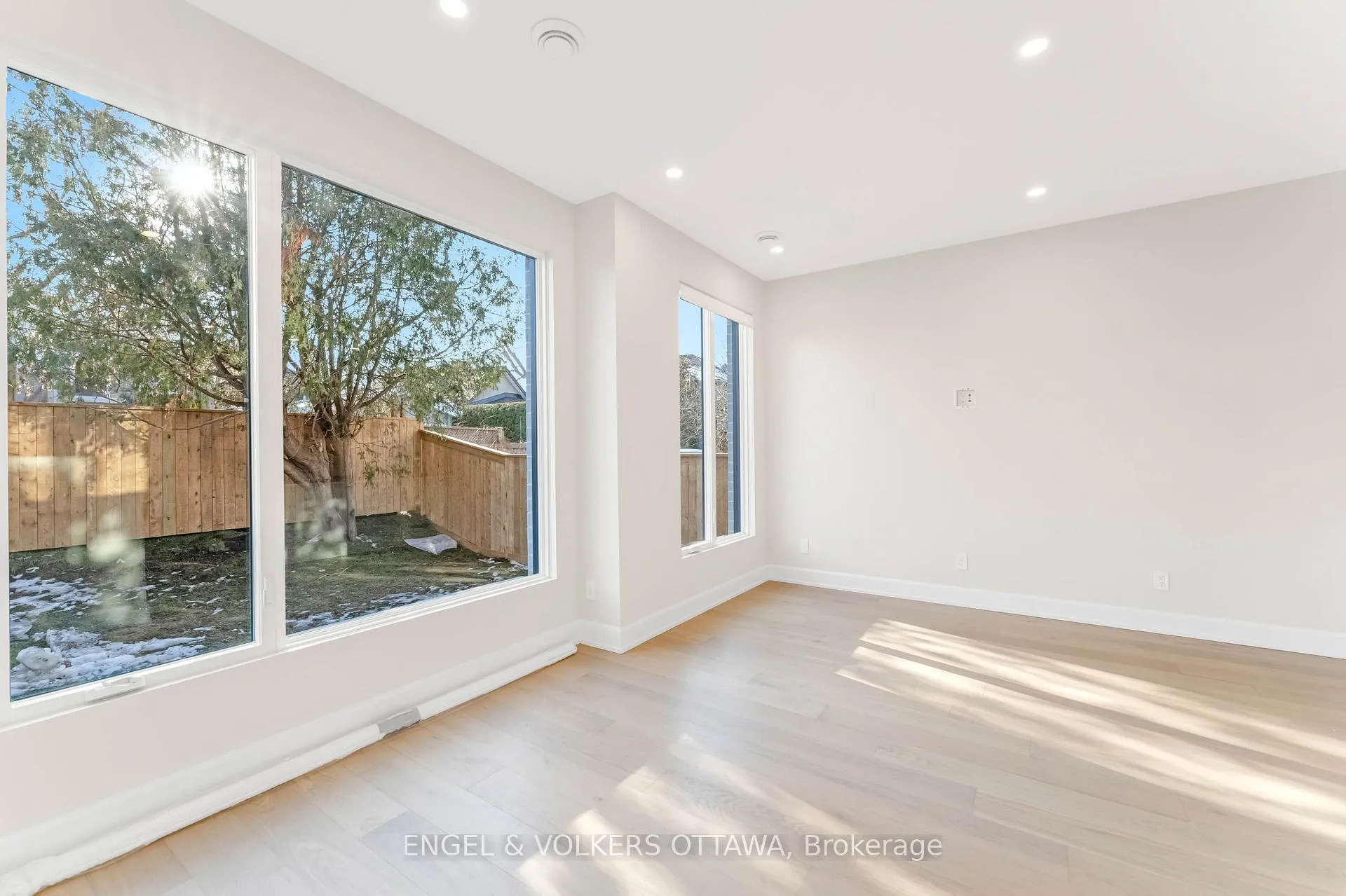 Photo 9 of Unit A, 132 Carillon Street, Ottawa, Vanier — HOMEH