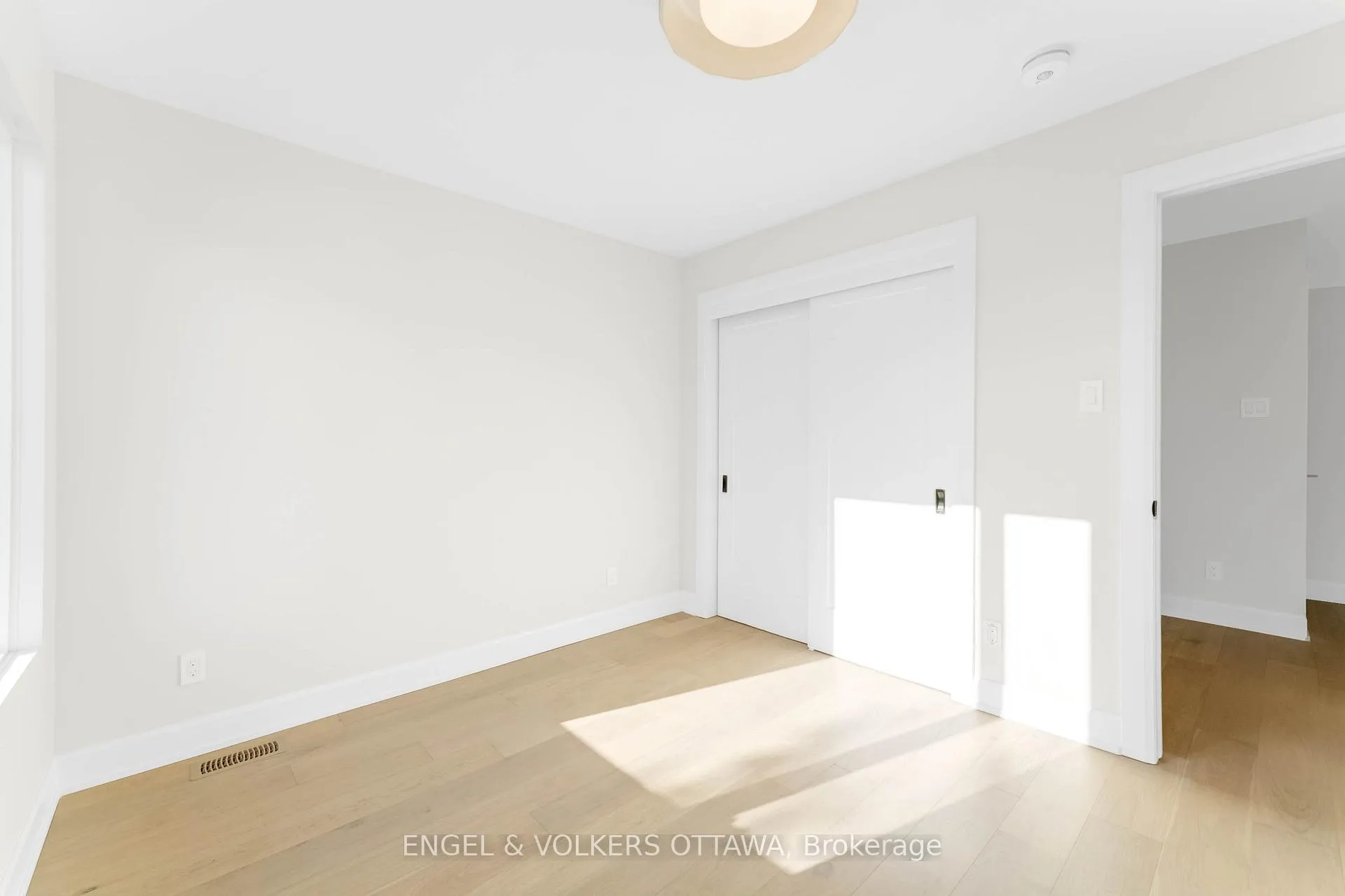 Photo 12 of Unit A, 132 Carillon Street, Ottawa, Vanier — HOMEH