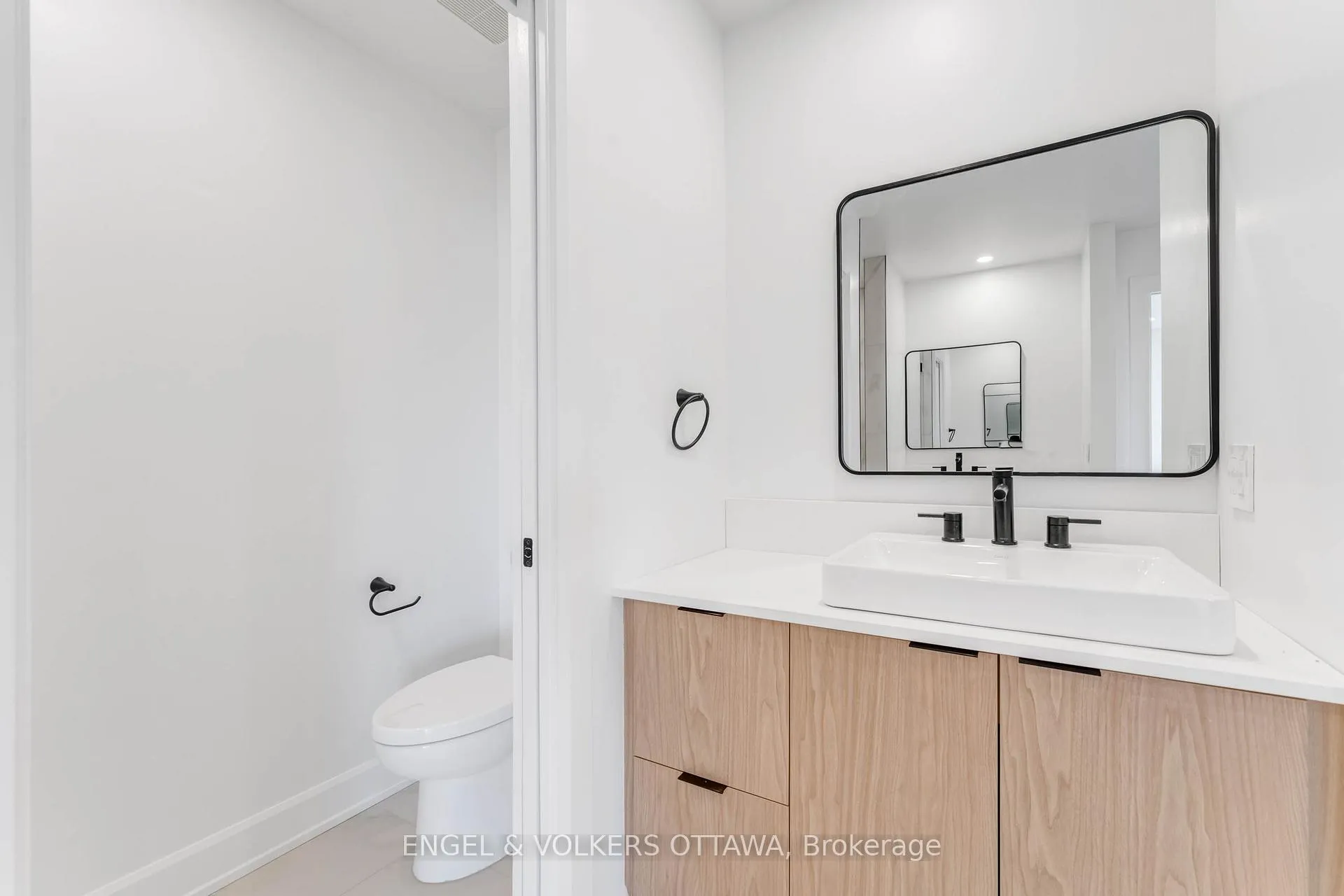 Photo 19 of Unit A, 132 Carillon Street, Ottawa, Vanier — HOMEH