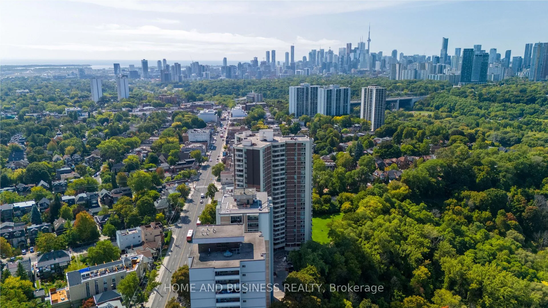 Photo 3 of Unit 403, 980 Broadview Avenue, Toronto, Broadview North — HOMEH