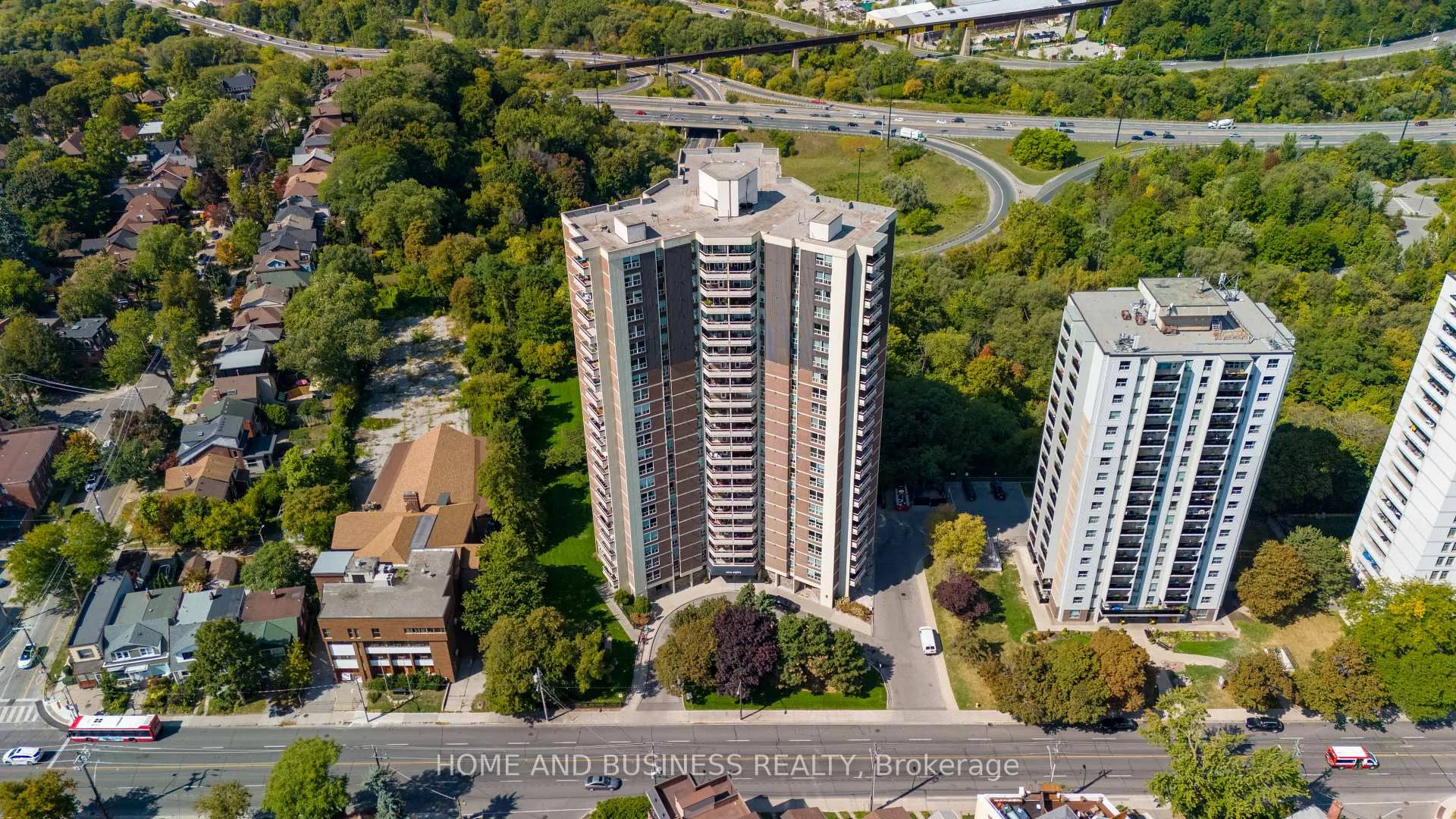 Photo 4 of Unit 403, 980 Broadview Avenue, Toronto, Broadview North — HOMEH