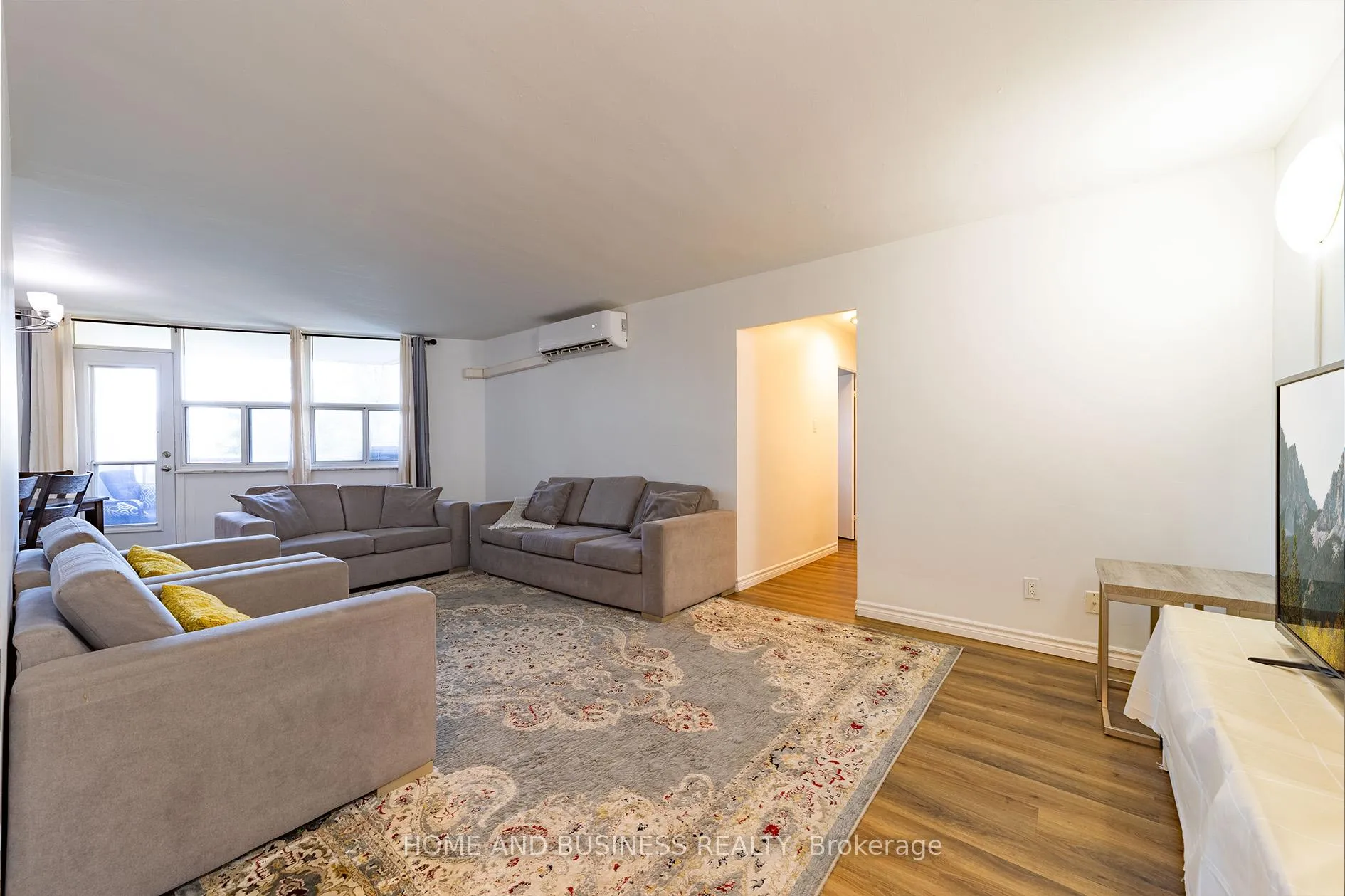 Photo 6 of Unit 403, 980 Broadview Avenue, Toronto, Broadview North — HOMEH