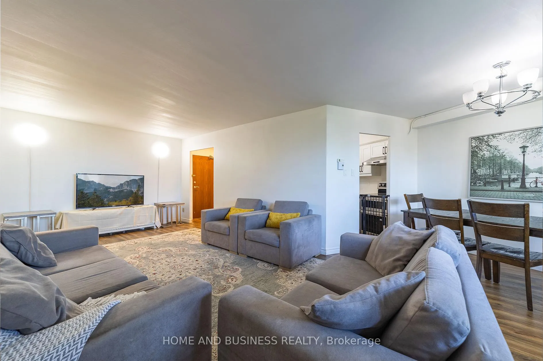 Photo 9 of Unit 403, 980 Broadview Avenue, Toronto, Broadview North — HOMEH