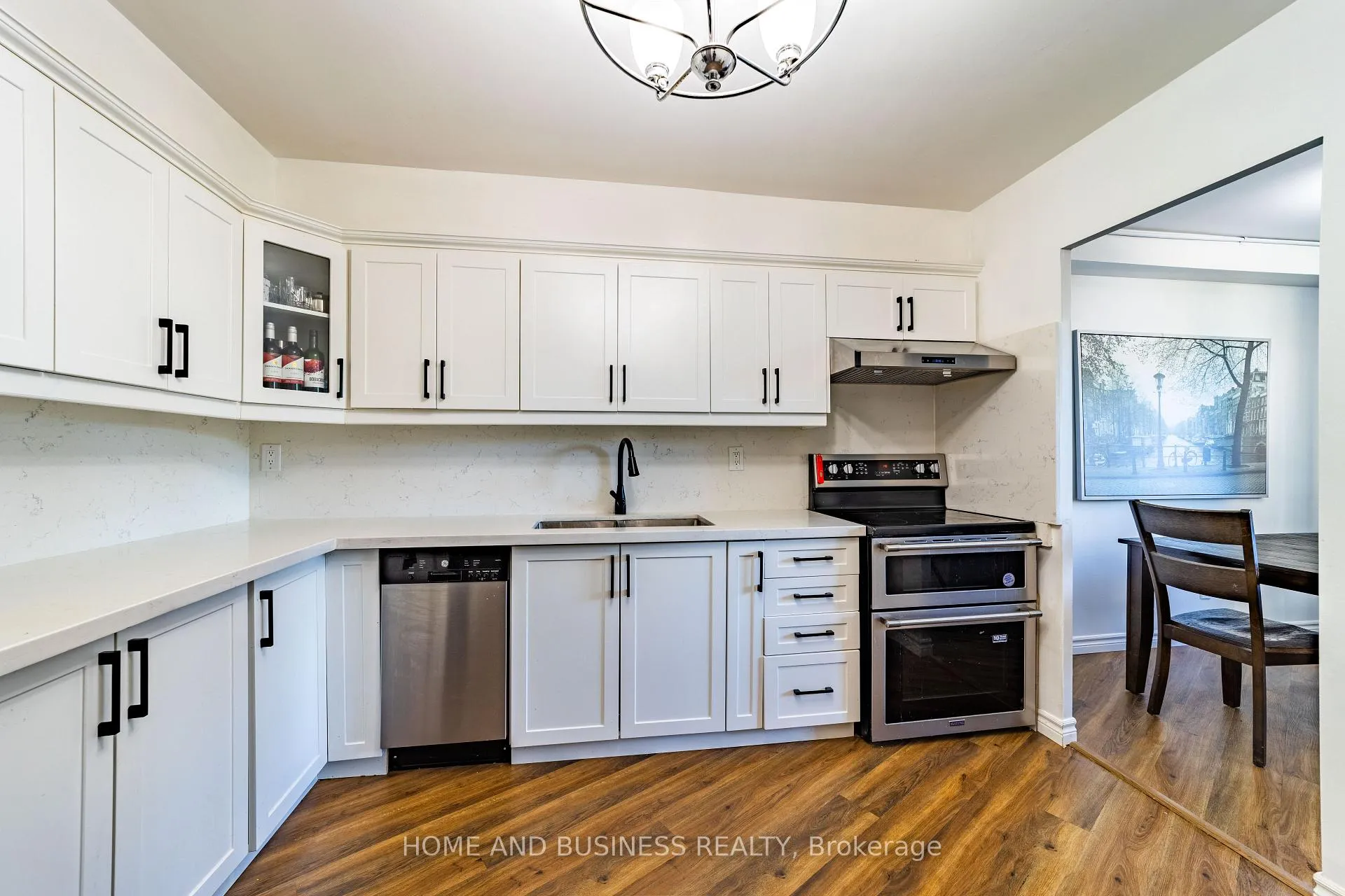 Photo 13 of Unit 403, 980 Broadview Avenue, Toronto, Broadview North — HOMEH