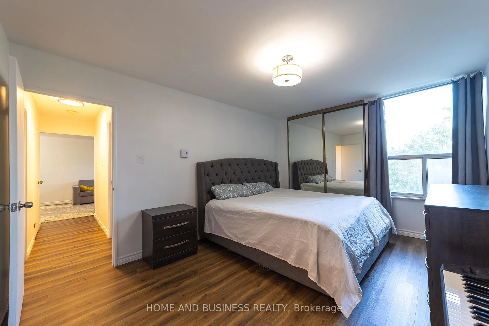 Photo 17 of Unit 403, 980 Broadview Avenue, Toronto, Broadview North — HOMEH