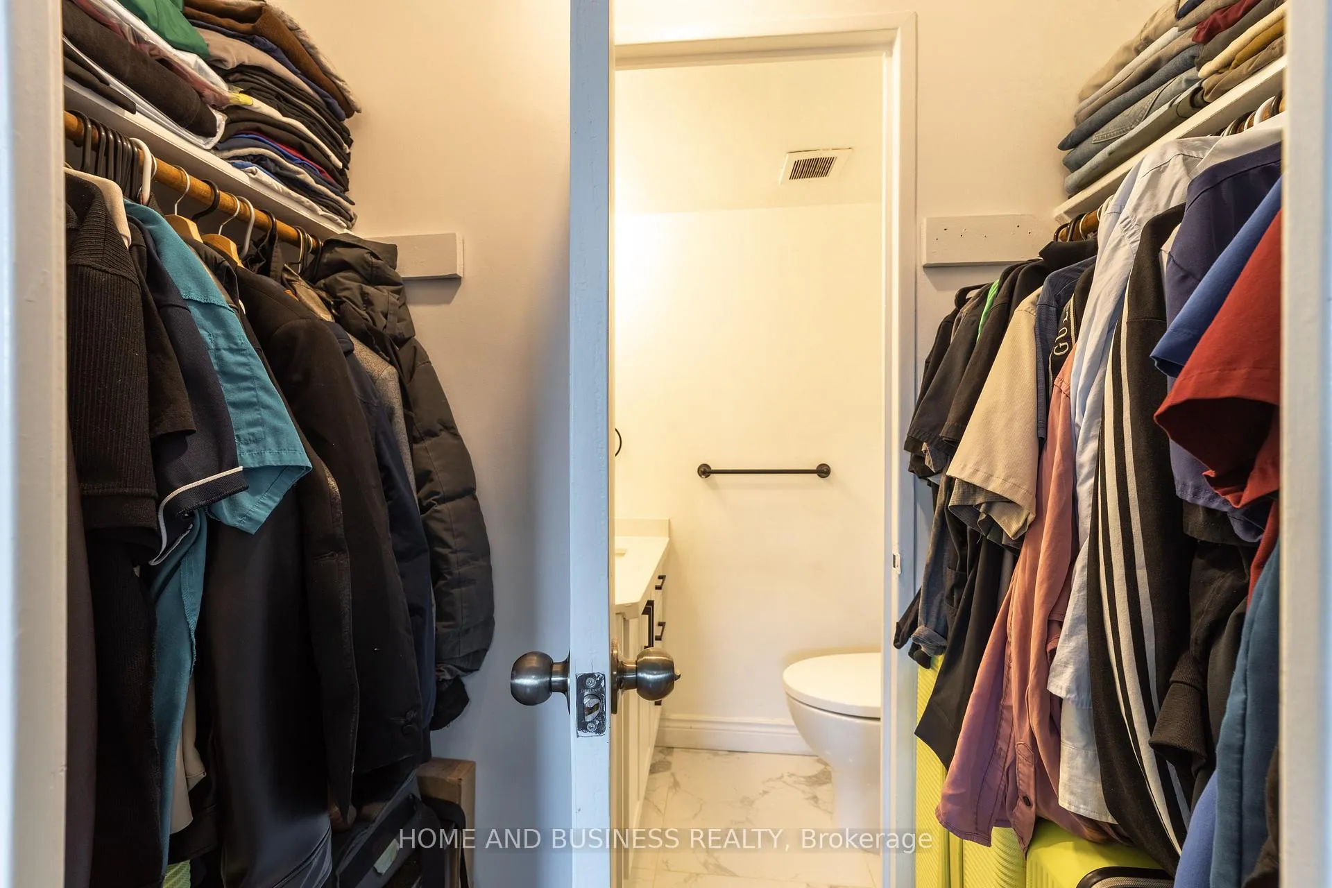 Photo 19 of Unit 403, 980 Broadview Avenue, Toronto, Broadview North — HOMEH