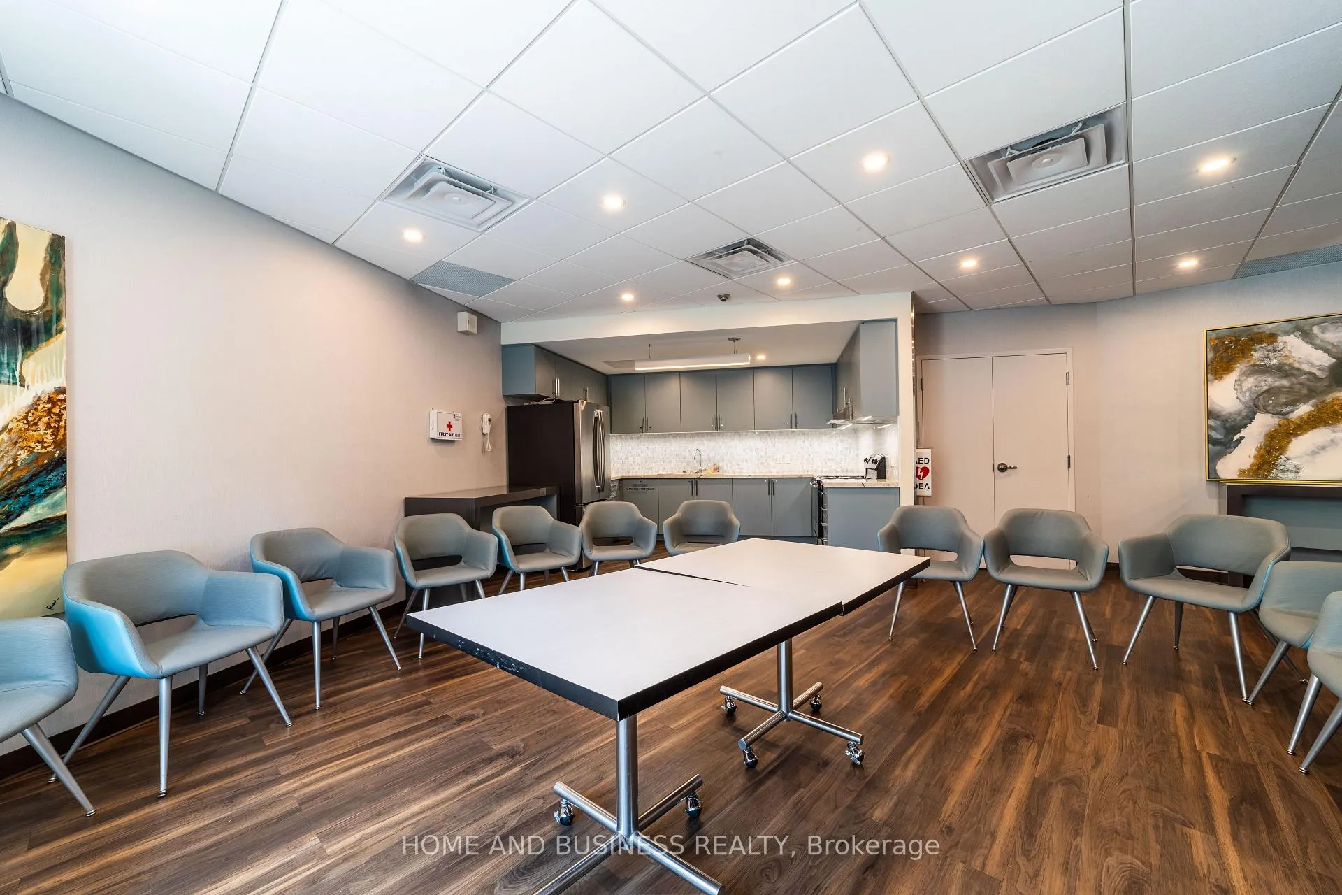 Photo 33 of Unit 403, 980 Broadview Avenue, Toronto, Broadview North — HOMEH