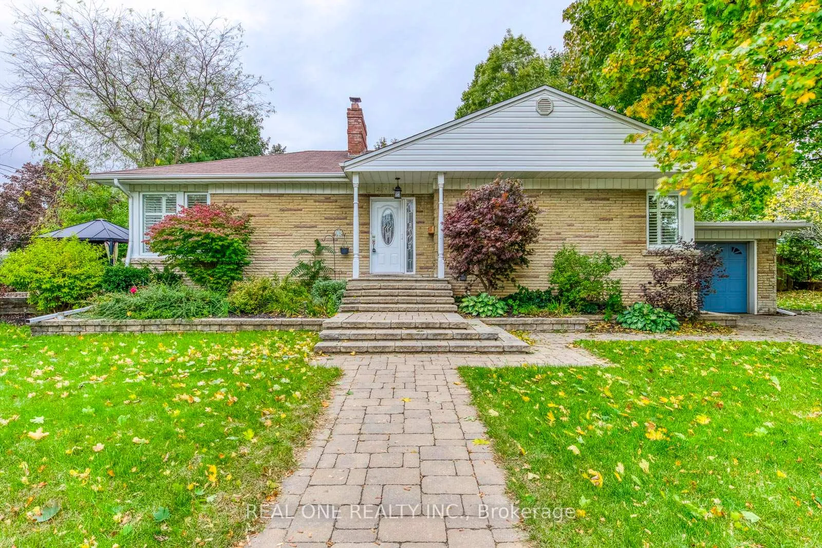 Front of 2181 Courtland Drive