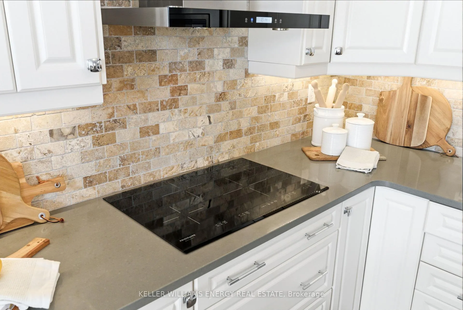 Photo 7 of 74 Shenandoah Drive, Whitby, Williamsburg — HOMEH