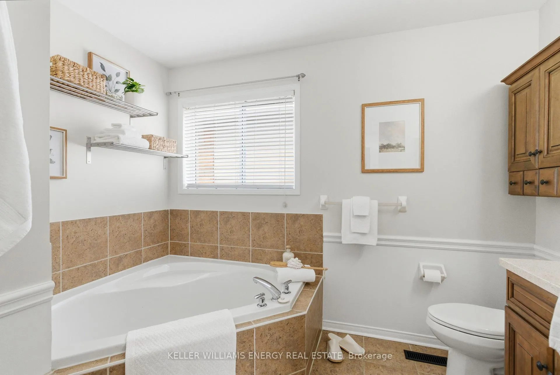 Photo 23 of 74 Shenandoah Drive, Whitby, Williamsburg — HOMEH