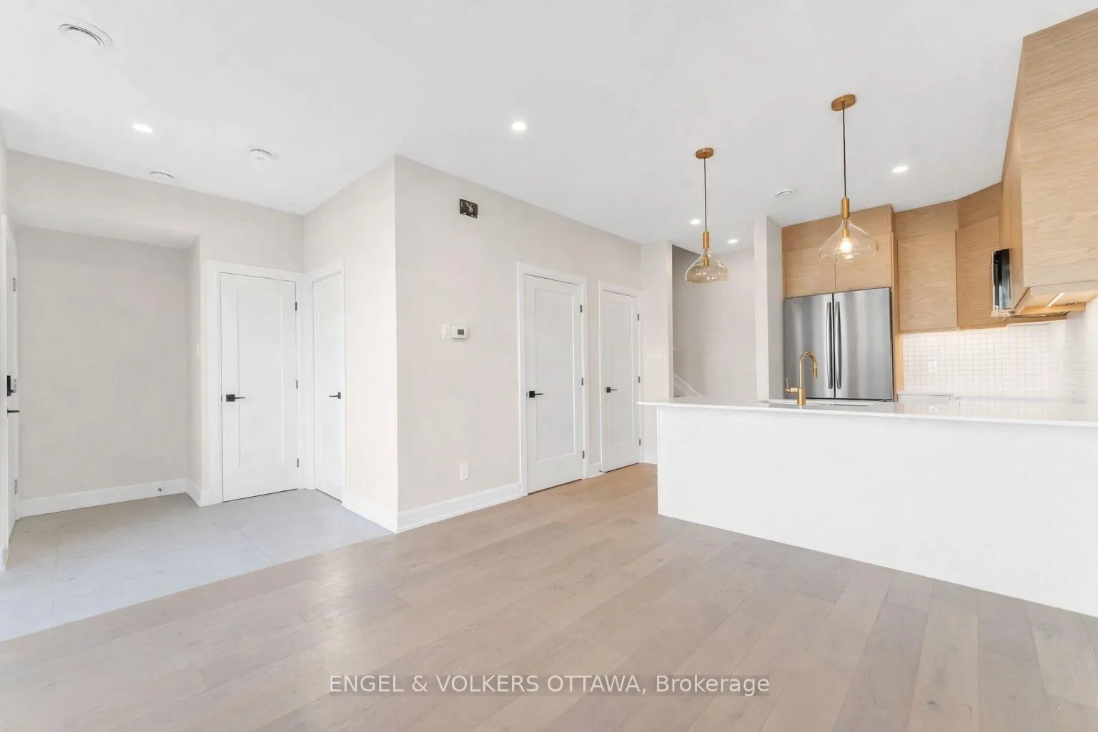 Photo 6 of Unit A, 130 Carillon Street, Ottawa, Vanier — HOMEH