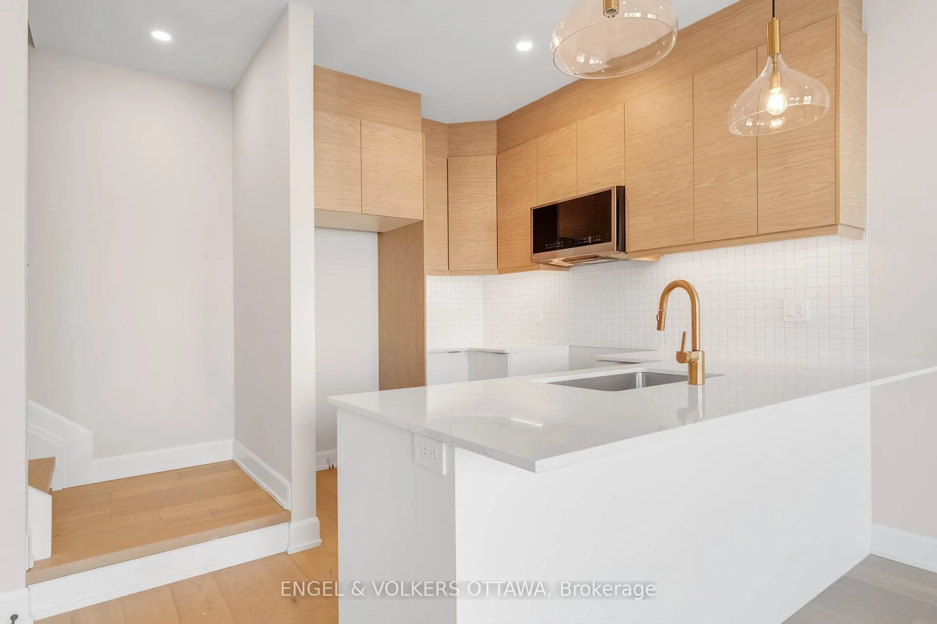Photo 9 of Unit A, 130 Carillon Street, Ottawa, Vanier — HOMEH