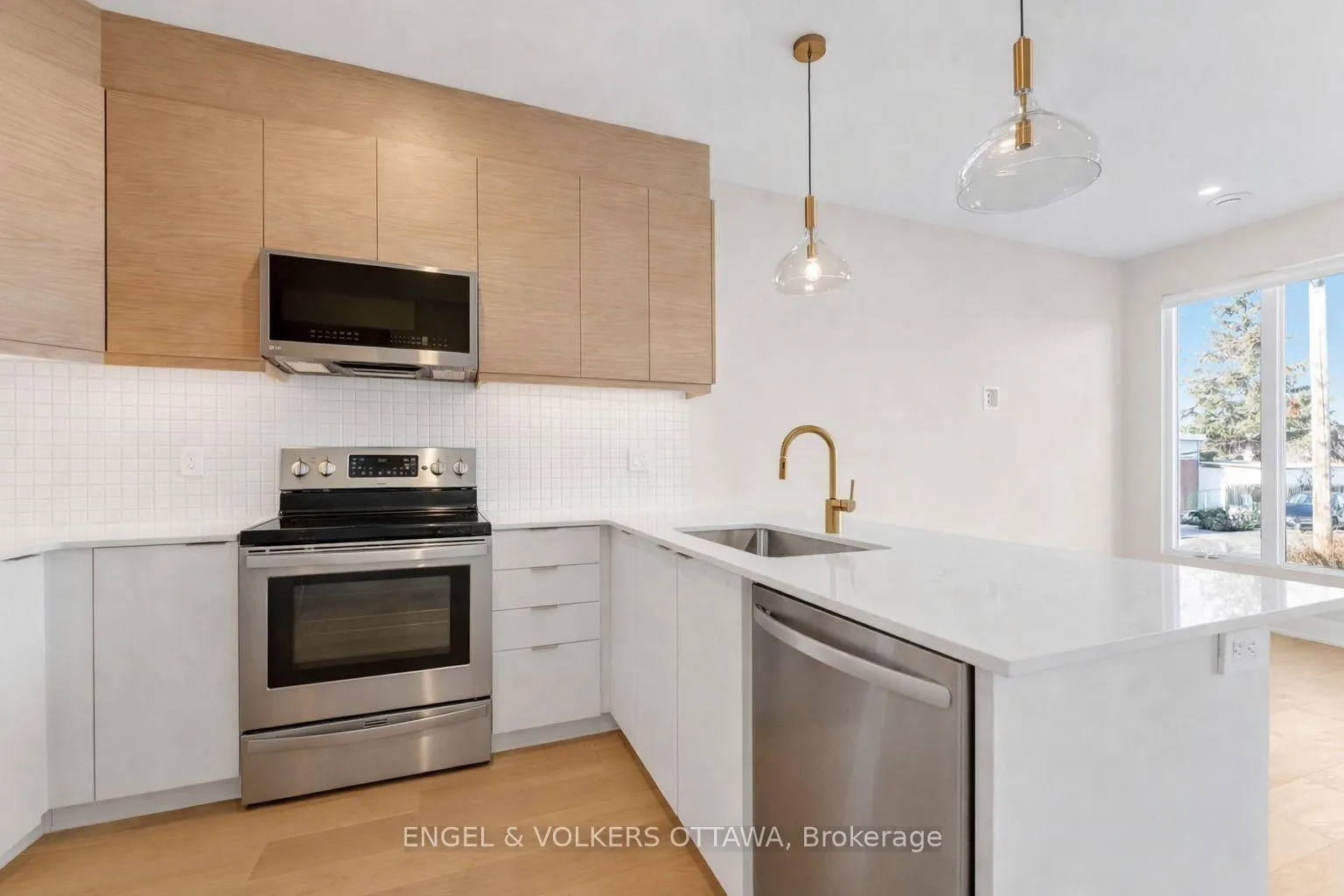 Photo 10 of Unit A, 130 Carillon Street, Ottawa, Vanier — HOMEH