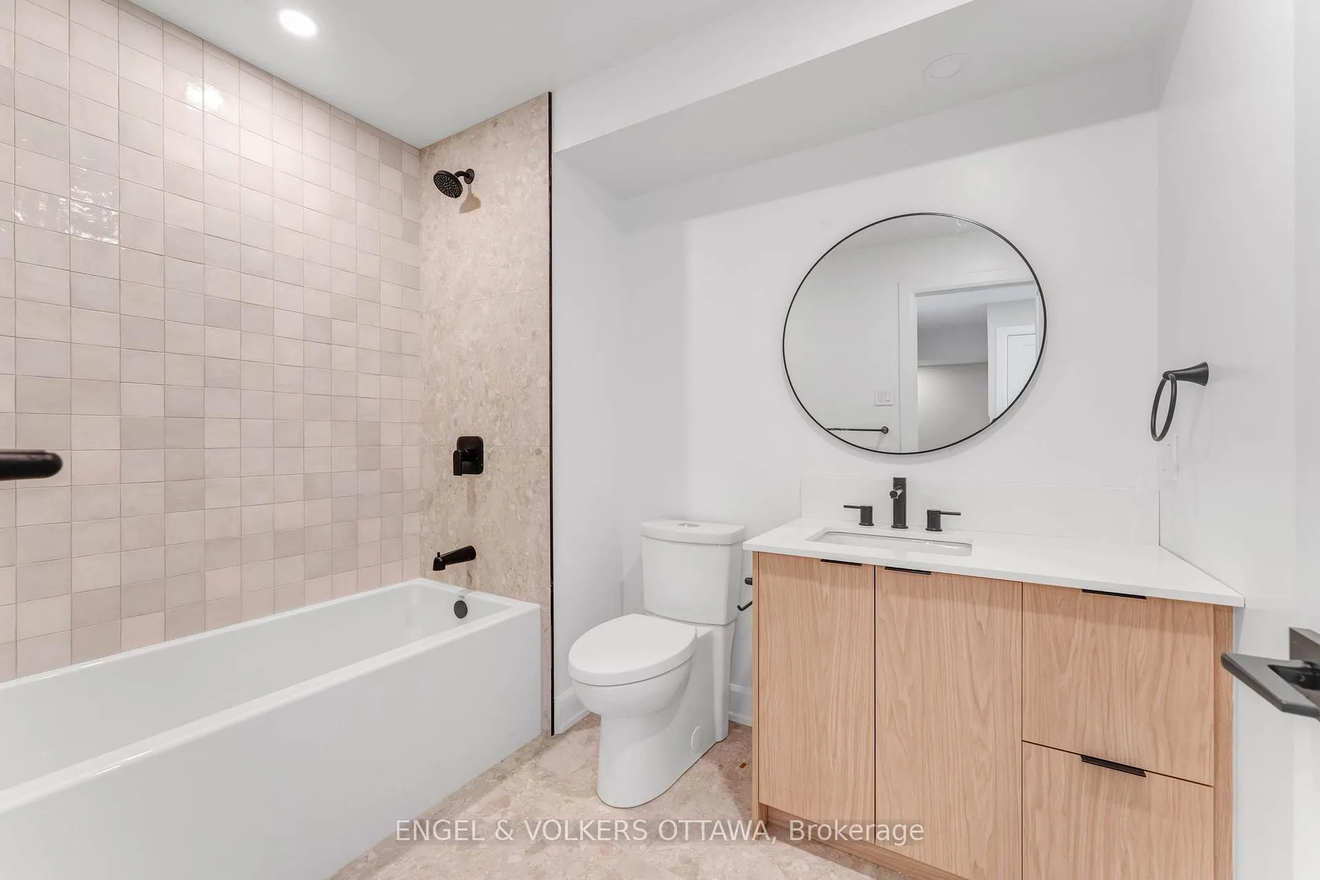 Photo 12 of Unit A, 130 Carillon Street, Ottawa, Vanier — HOMEH