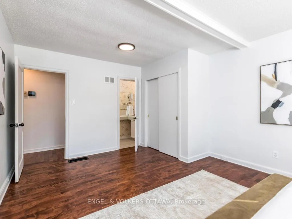 Photo 21 of 878 Dunlevie Avenue, Ottawa, McKellar Heights/Glabar Park — HOMEH