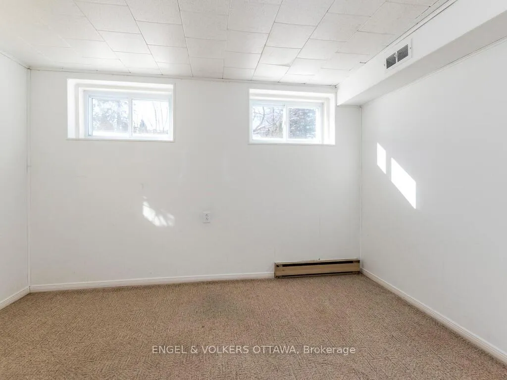 Photo 32 of 878 Dunlevie Avenue, Ottawa, McKellar Heights/Glabar Park — HOMEH