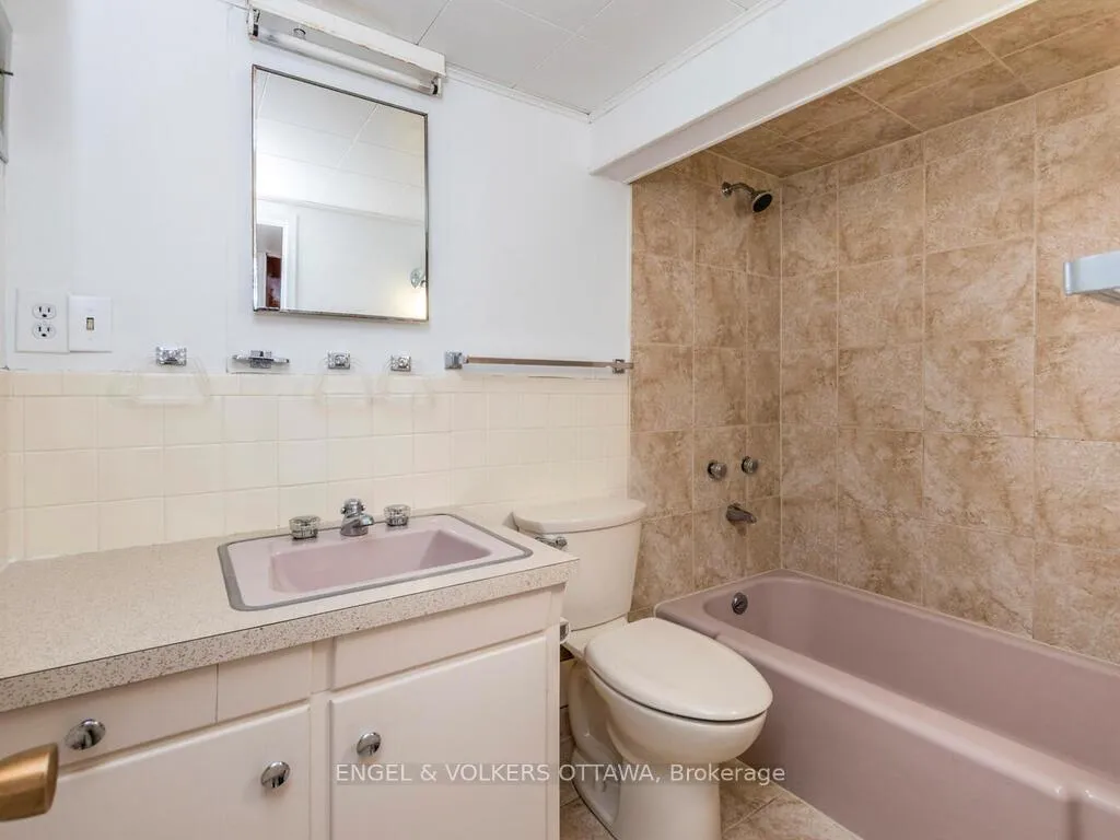 Photo 35 of 878 Dunlevie Avenue, Ottawa, McKellar Heights/Glabar Park — HOMEH