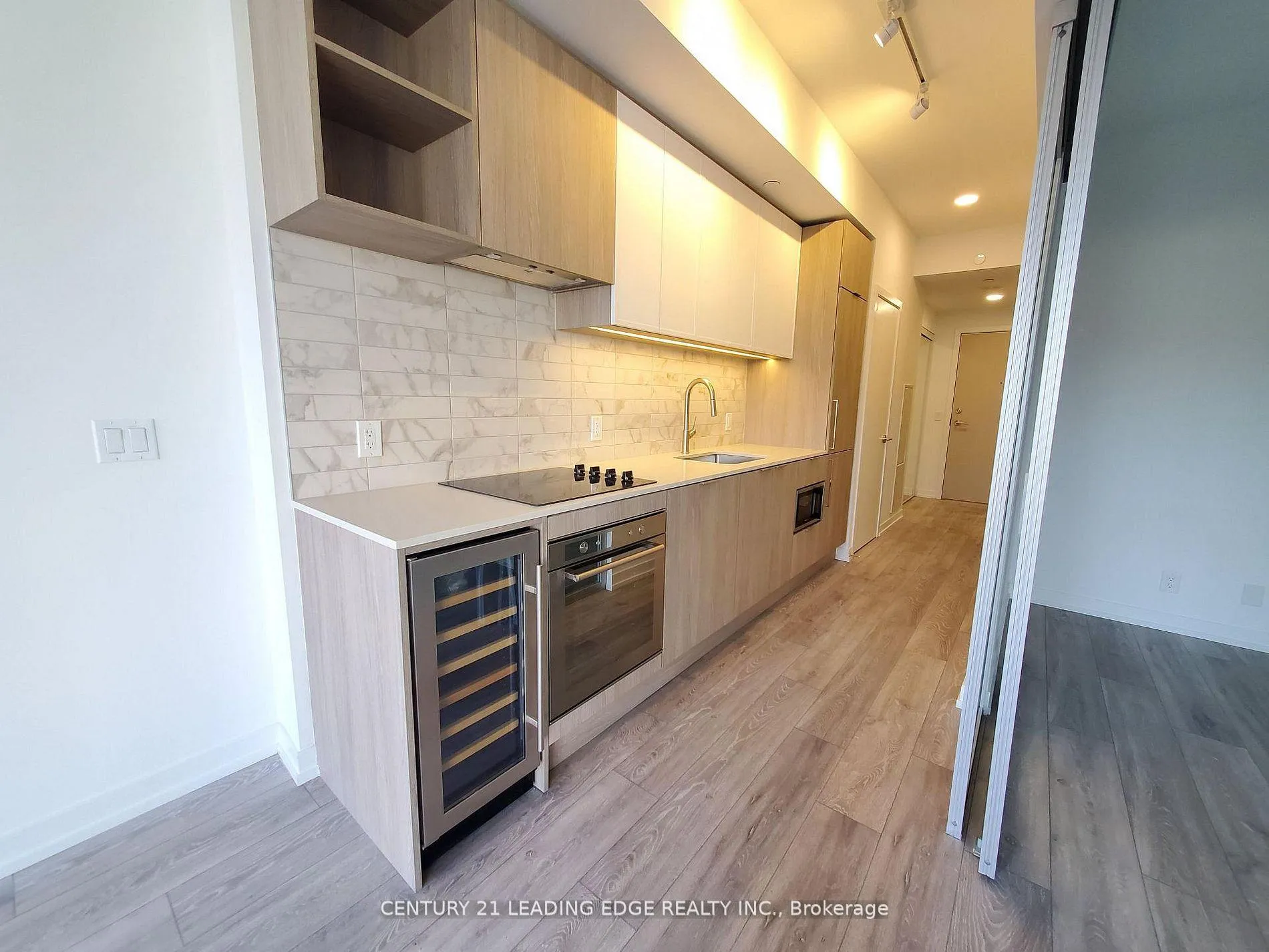 Photo 8 of Unit 328, 2020 Bathurst Street, Toronto, Humewood-Cedarvale — HOMEH