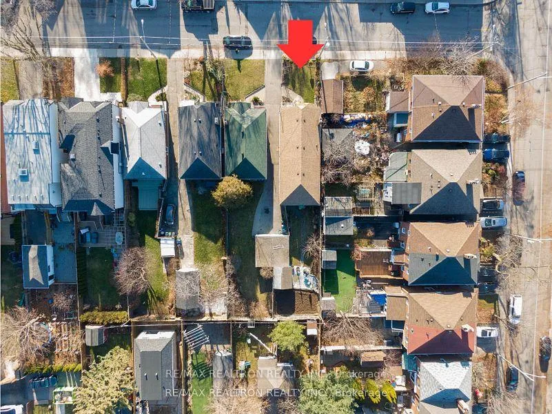 Photo 3 of 84 Kings Park Boulevard, Toronto, Danforth Village-East York — HOMEH