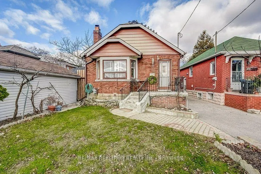 Photo 5 of 84 Kings Park Boulevard, Toronto, Danforth Village-East York — HOMEH