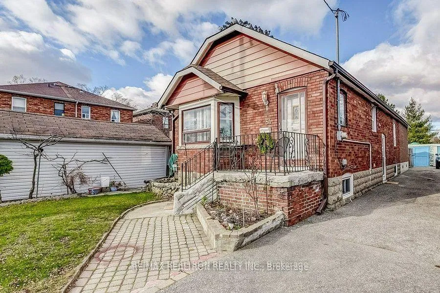 Photo 6 of 84 Kings Park Boulevard, Toronto, Danforth Village-East York — HOMEH
