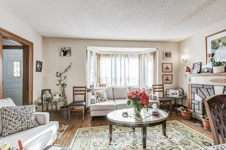 Photo 11 of 84 Kings Park Boulevard, Toronto, Danforth Village-East York — HOMEH