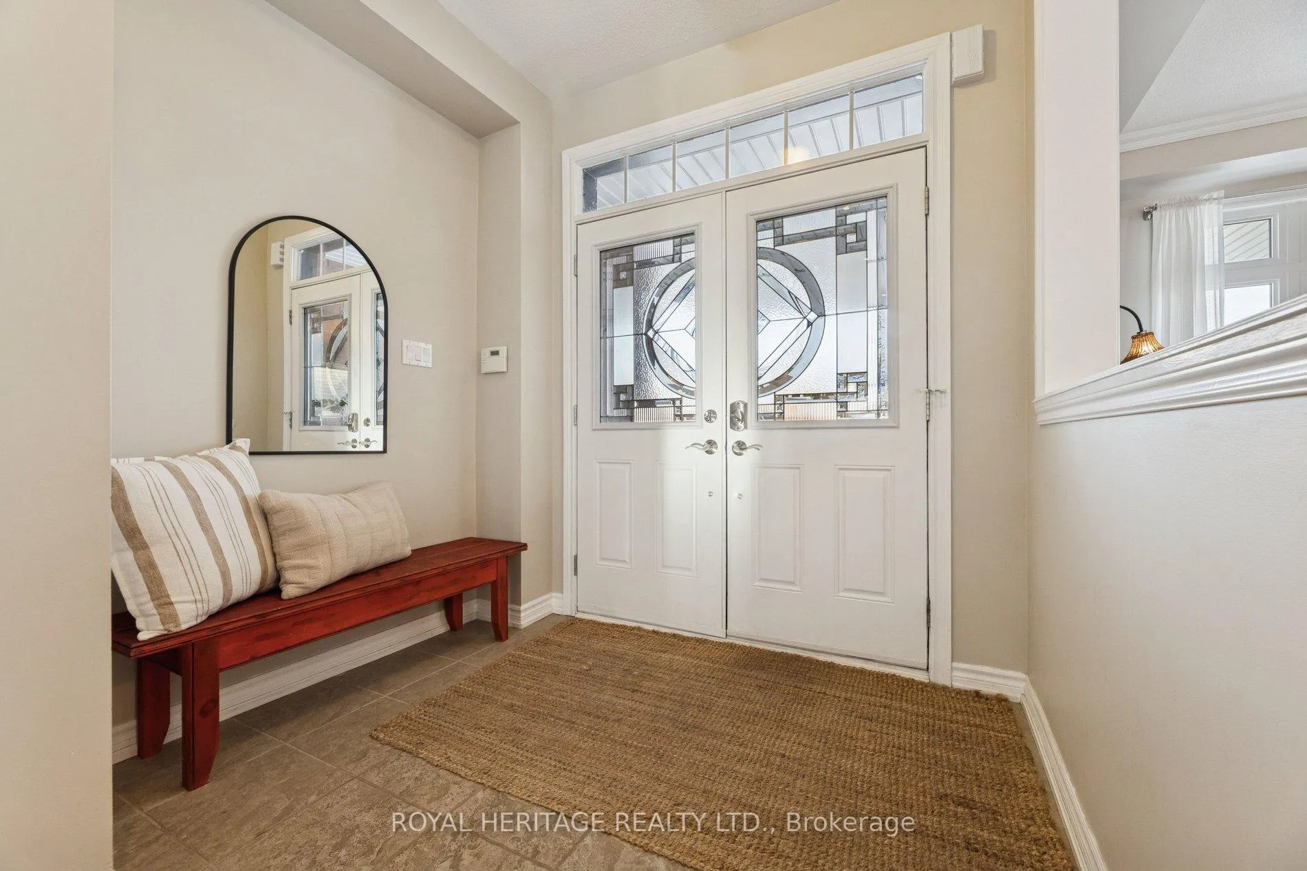 Photo 5 of 63 Laprade Square, Clarington, Bowmanville — HOMEH