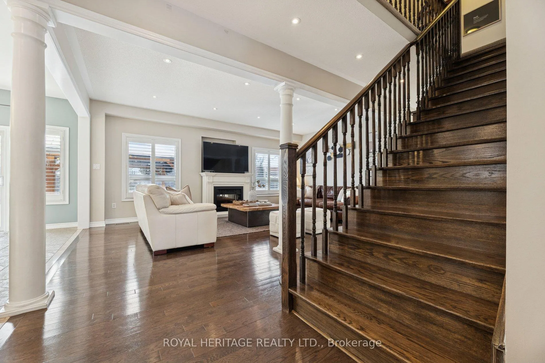 Photo 12 of 63 Laprade Square, Clarington, Bowmanville — HOMEH