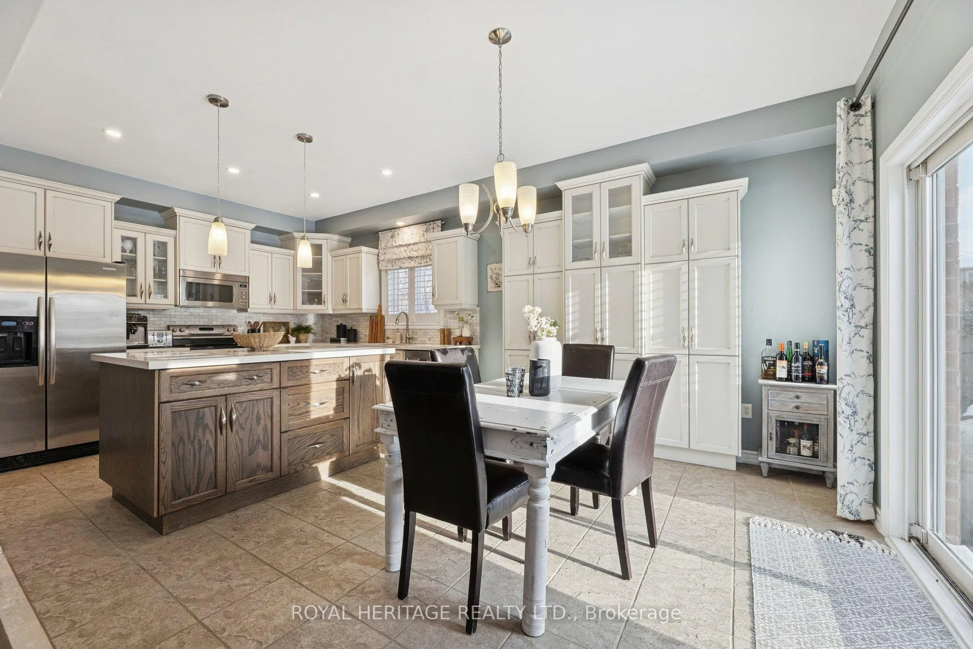 Photo 22 of 63 Laprade Square, Clarington, Bowmanville — HOMEH