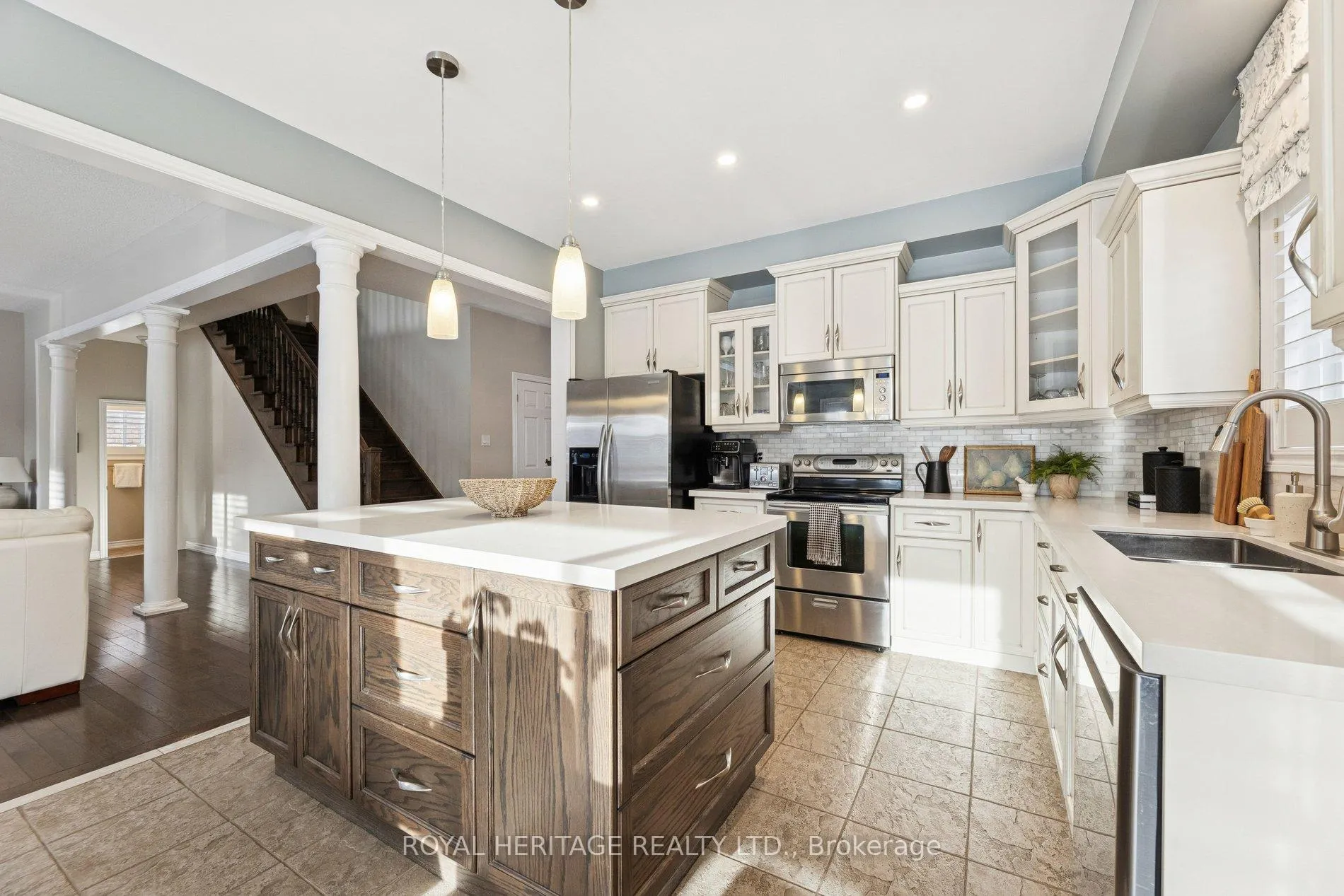 Photo 24 of 63 Laprade Square, Clarington, Bowmanville — HOMEH