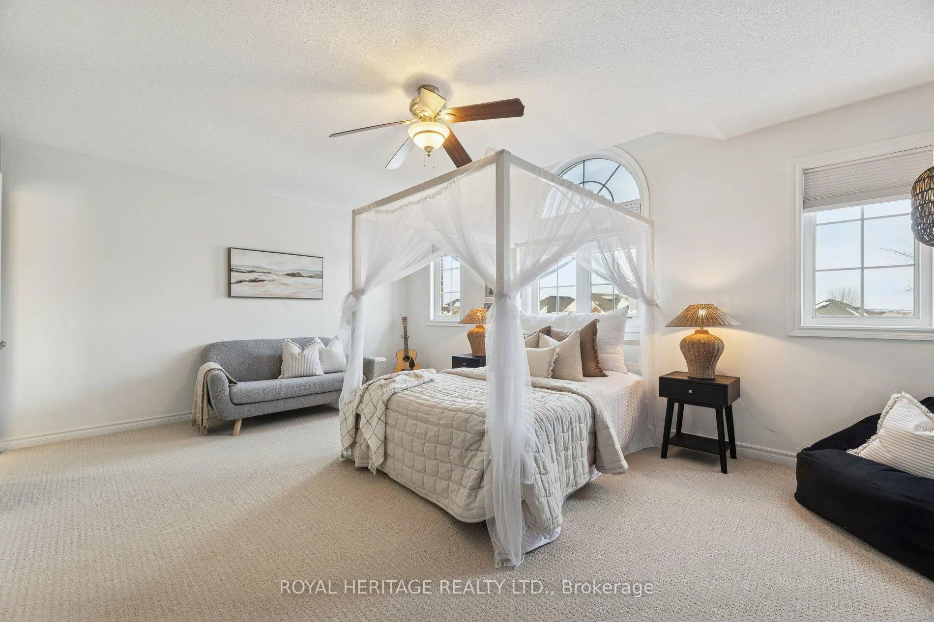 Photo 29 of 63 Laprade Square, Clarington, Bowmanville — HOMEH