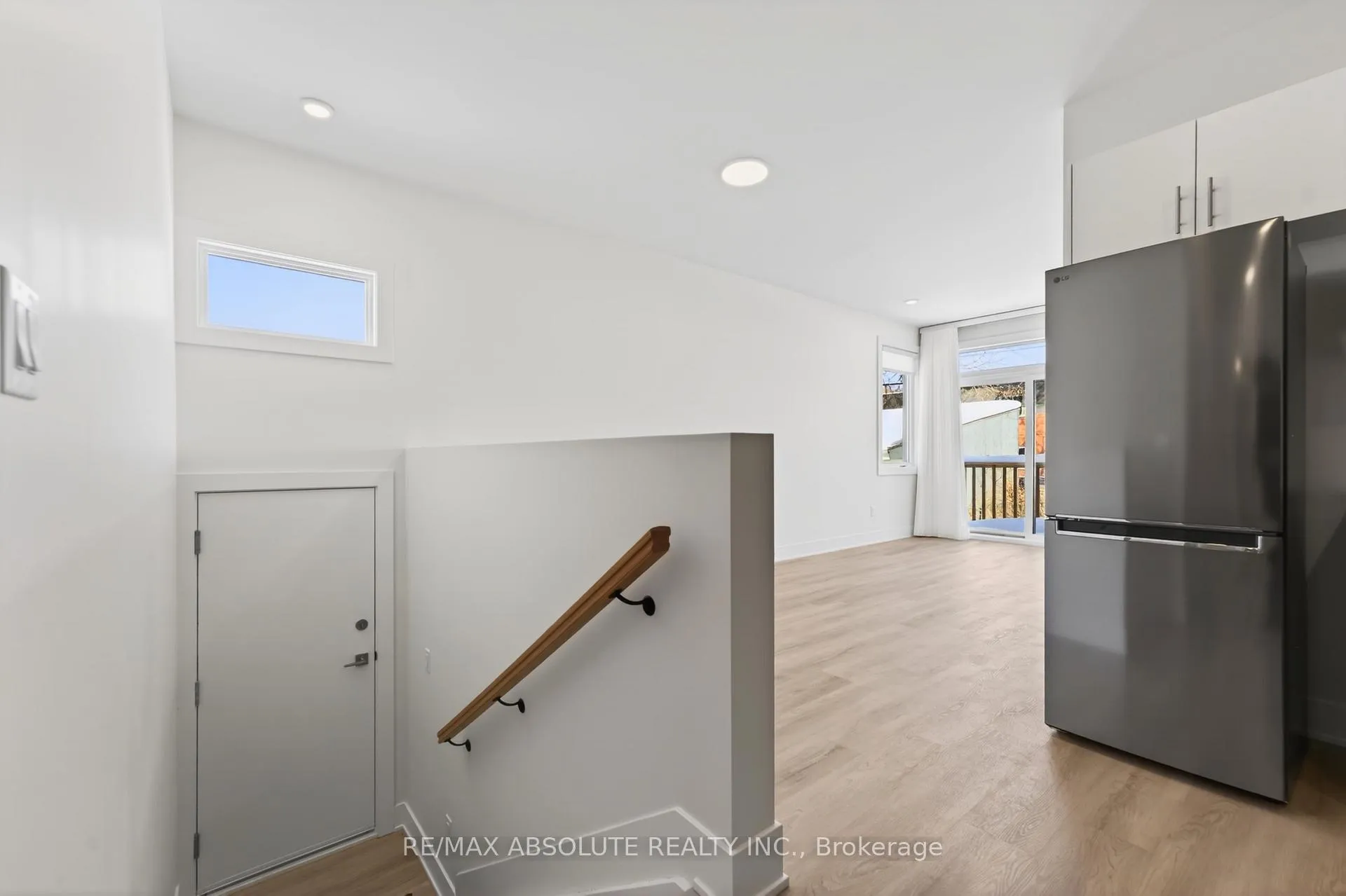 Photo 2 of Unit B, 181 Columbus Avenue, Ottawa, Overbrook/Castle Heights — HOMEH