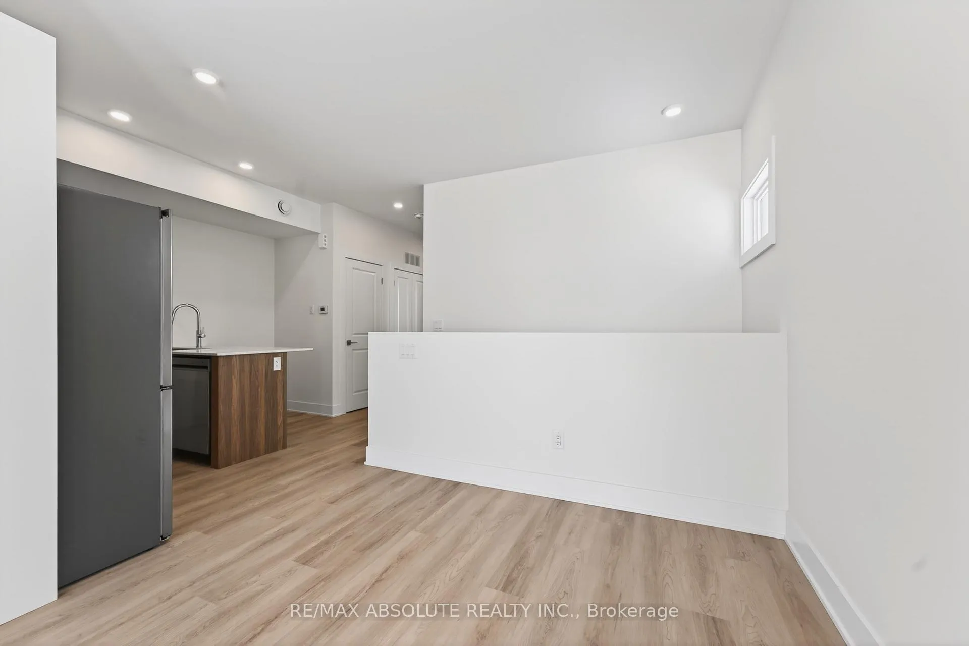 Photo 6 of Unit B, 181 Columbus Avenue, Ottawa, Overbrook/Castle Heights — HOMEH
