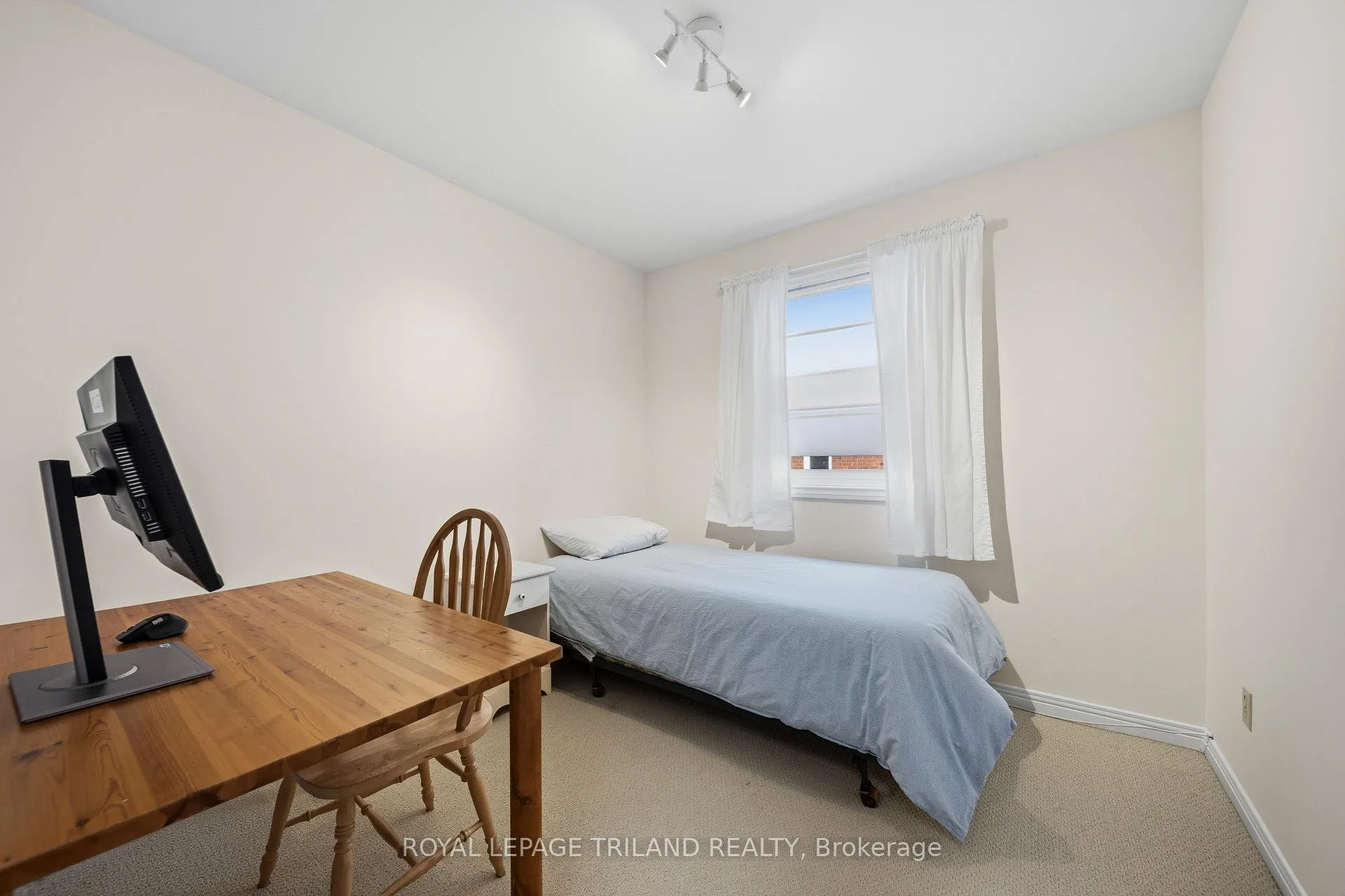 Photo 22 of 188 Chepstow Close, London, North K — HOMEH