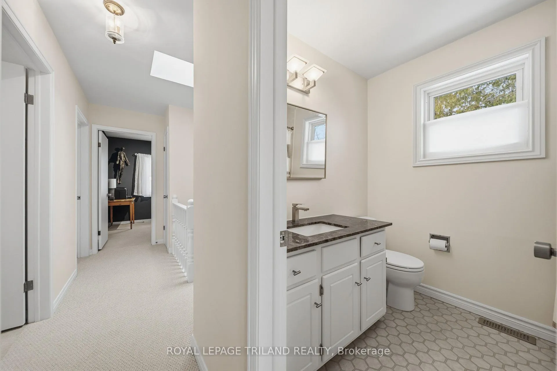 Photo 23 of 188 Chepstow Close, London, North K — HOMEH