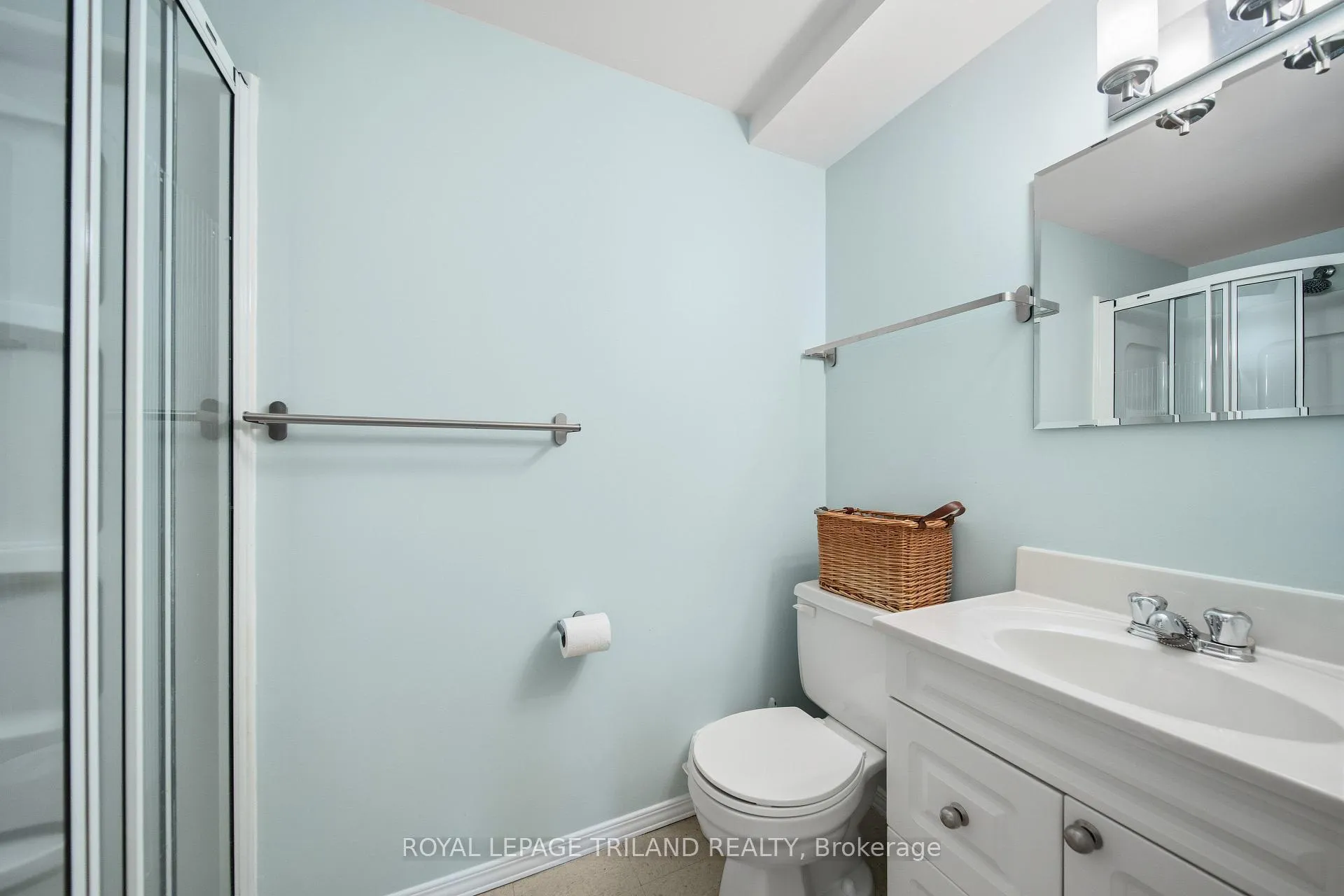 Photo 31 of 188 Chepstow Close, London, North K — HOMEH