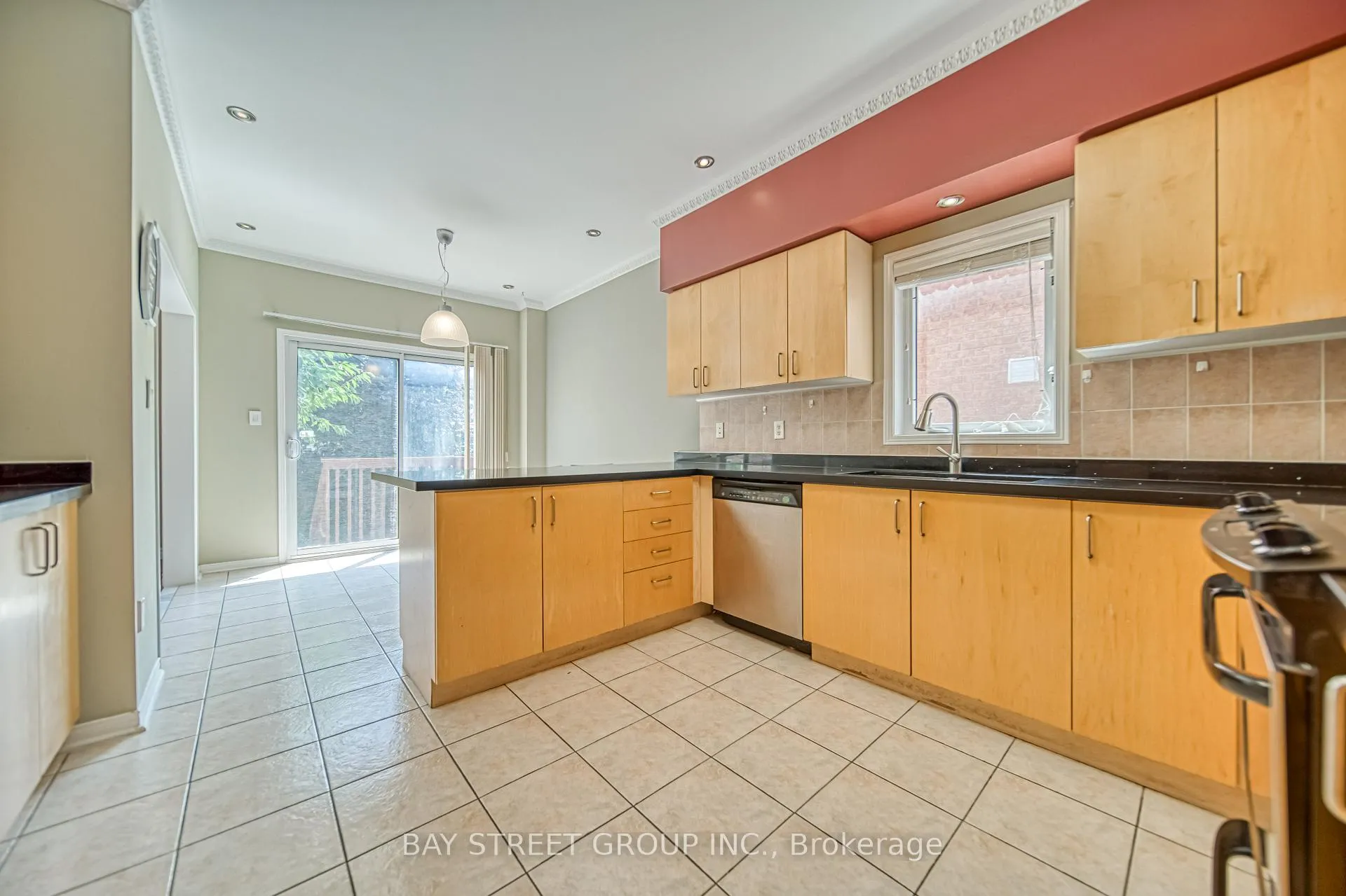 Photo 12 of 77 Weatherill Road, Markham, Berczy — HOMEH