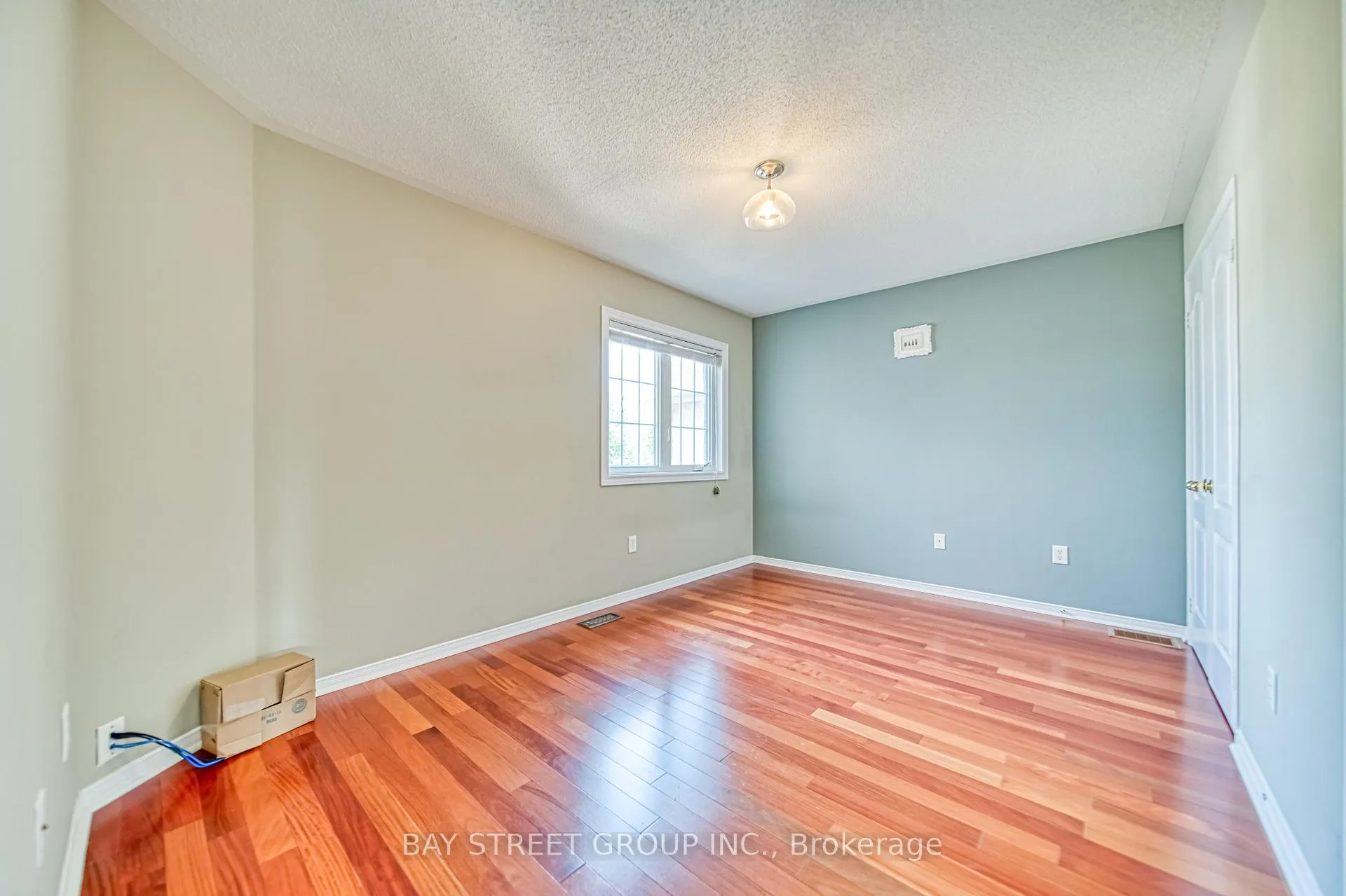 Photo 28 of 77 Weatherill Road, Markham, Berczy — HOMEH