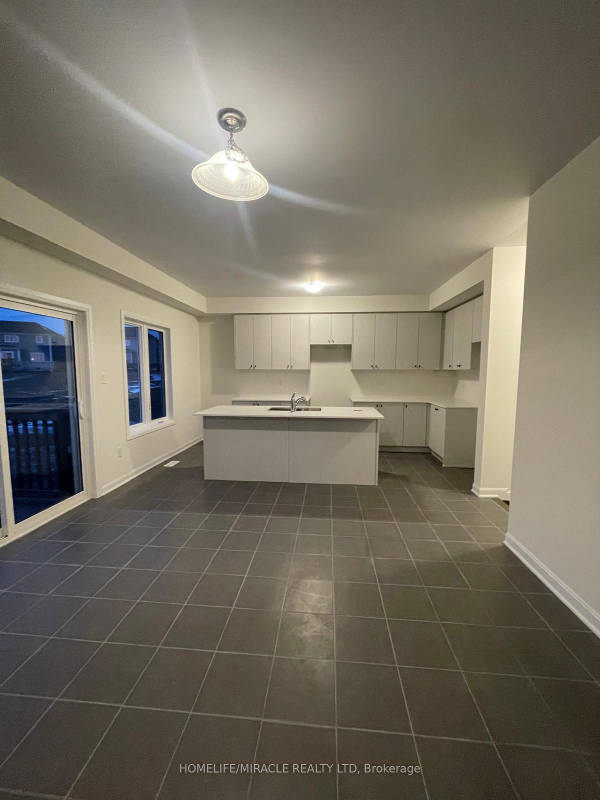 Photo 8 of 113 Windermere Boulevard, Loyalist, Bath — HOMEH
