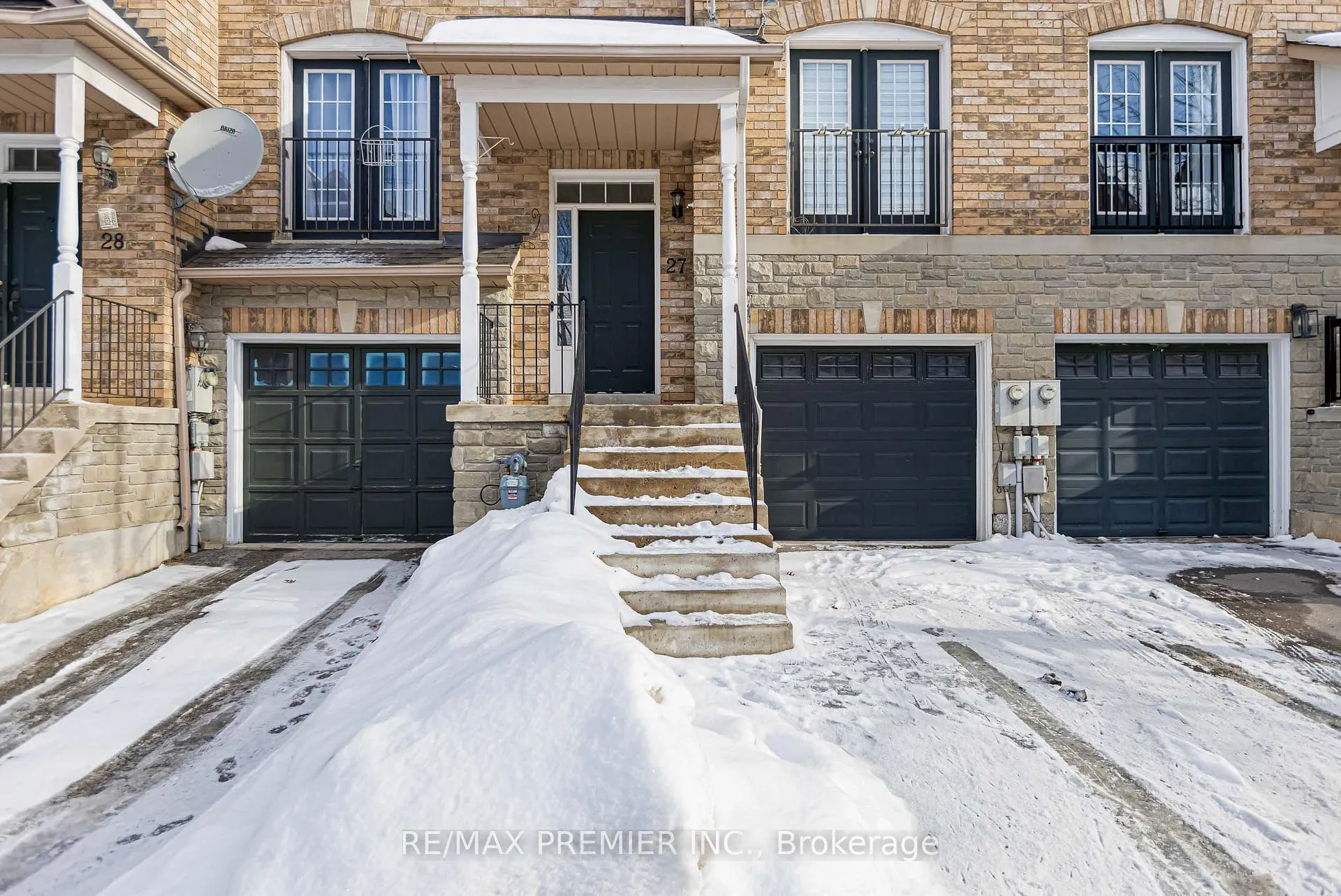 Photo 3 of Unit 27, 165 Fieldstone Drive, Vaughan, East Woodbridge — HOMEH