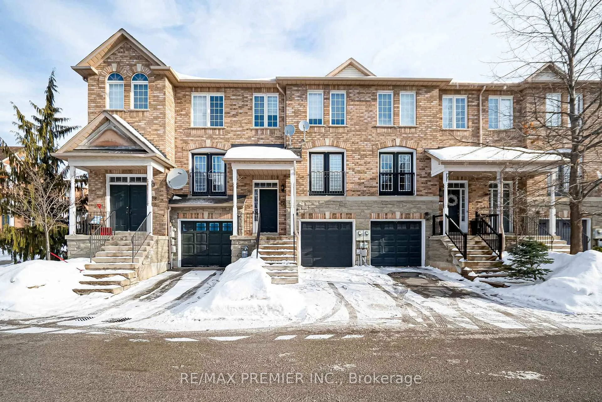 Photo 4 of Unit 27, 165 Fieldstone Drive, Vaughan, East Woodbridge — HOMEH