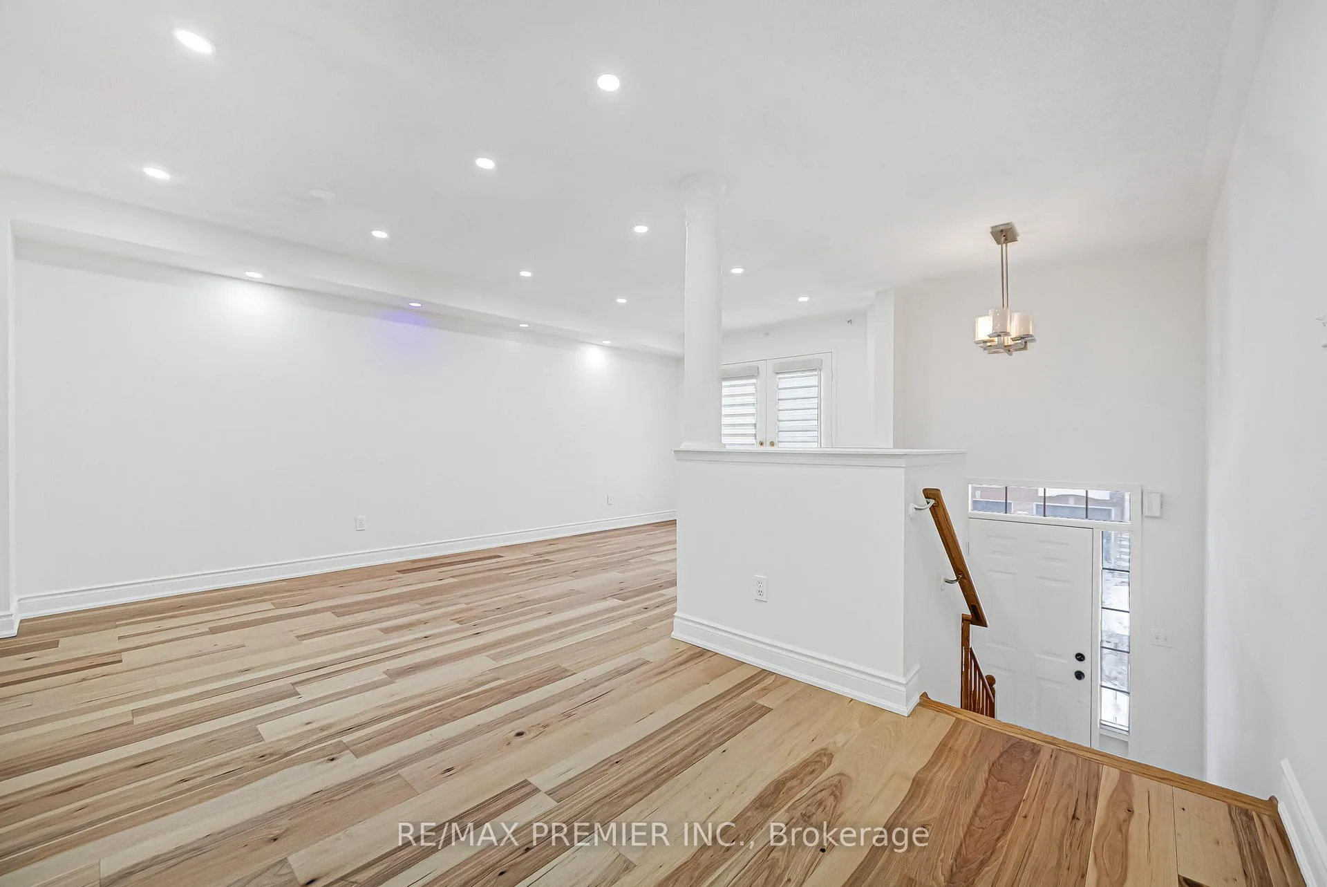 Photo 7 of Unit 27, 165 Fieldstone Drive, Vaughan, East Woodbridge — HOMEH