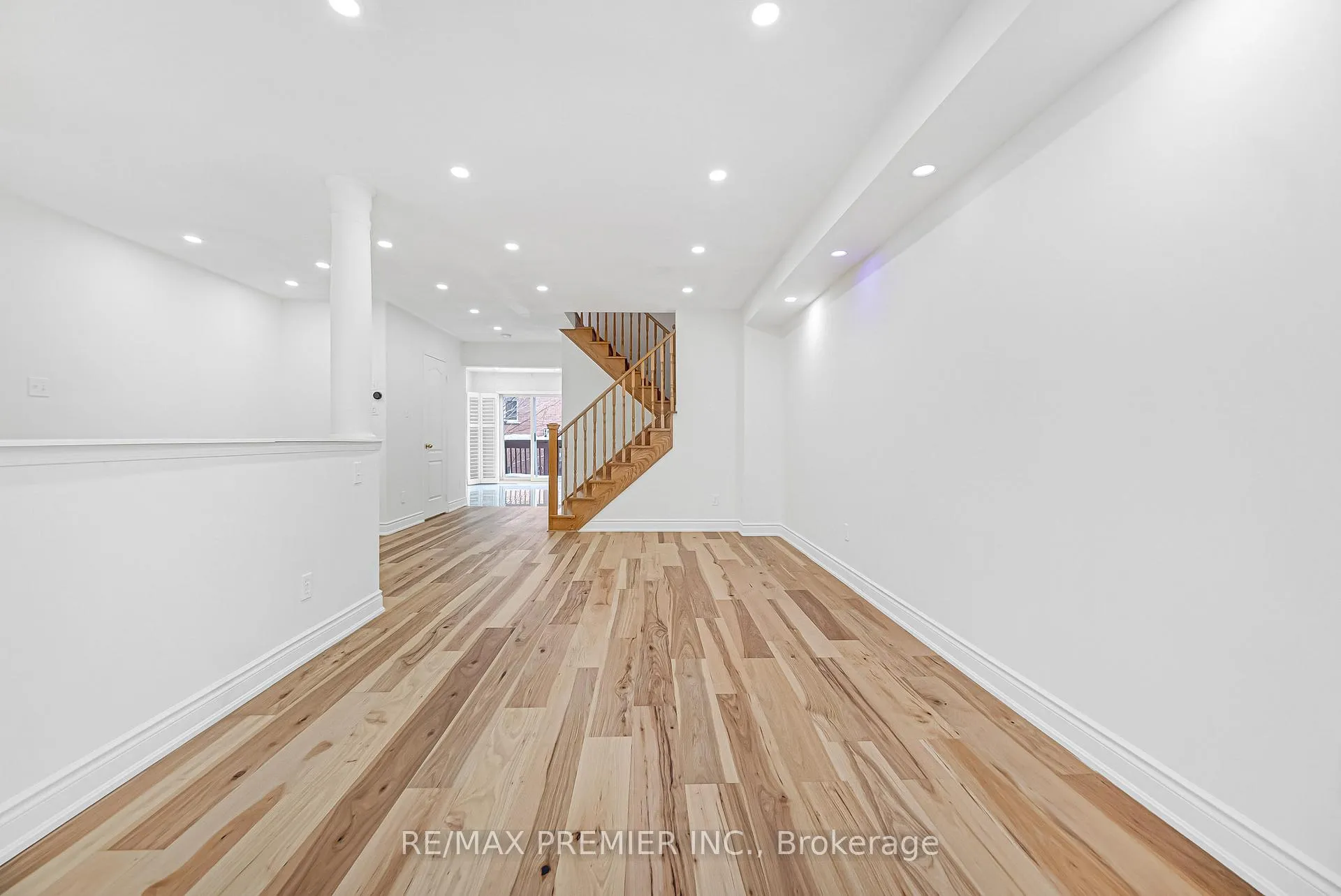 Photo 12 of Unit 27, 165 Fieldstone Drive, Vaughan, East Woodbridge — HOMEH