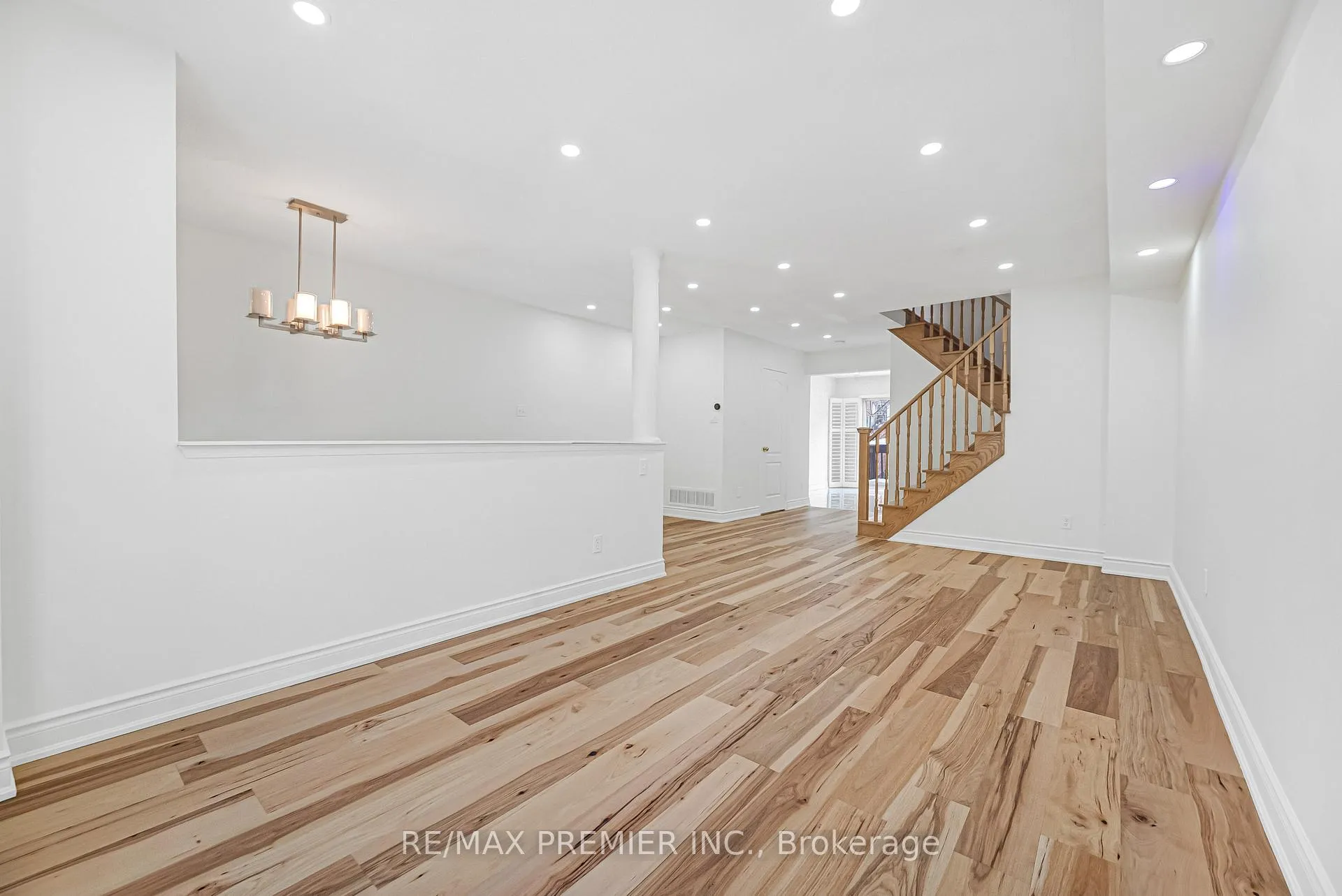 Photo 13 of Unit 27, 165 Fieldstone Drive, Vaughan, East Woodbridge — HOMEH