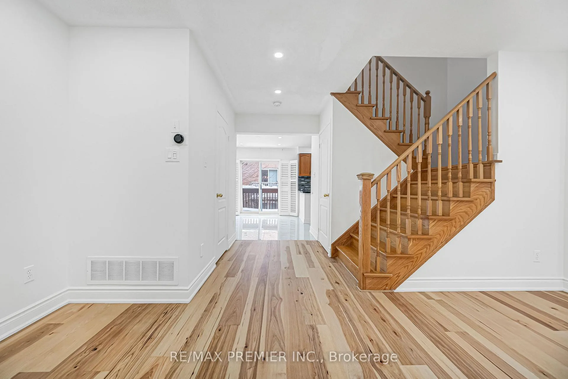 Photo 14 of Unit 27, 165 Fieldstone Drive, Vaughan, East Woodbridge — HOMEH
