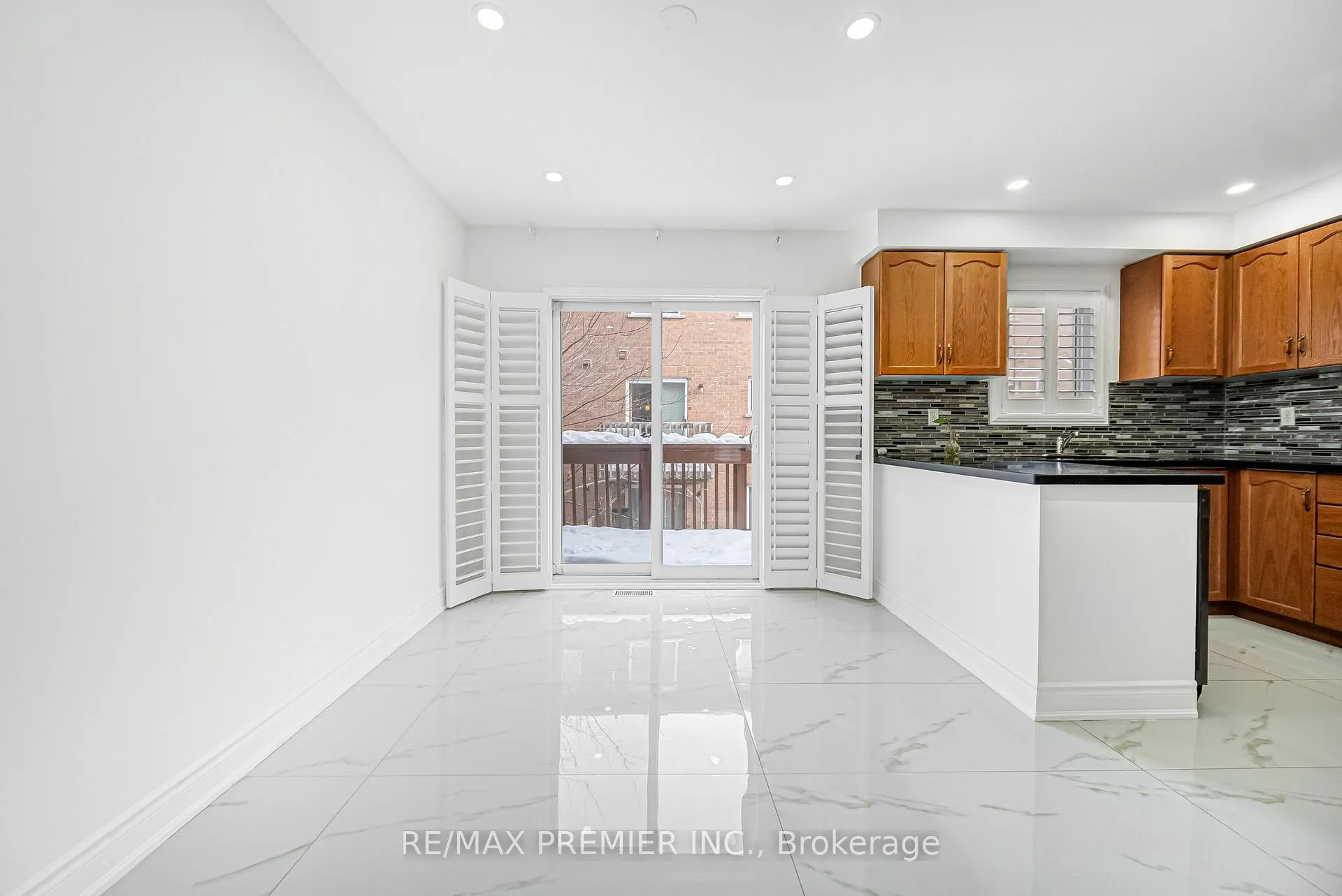 Photo 17 of Unit 27, 165 Fieldstone Drive, Vaughan, East Woodbridge — HOMEH