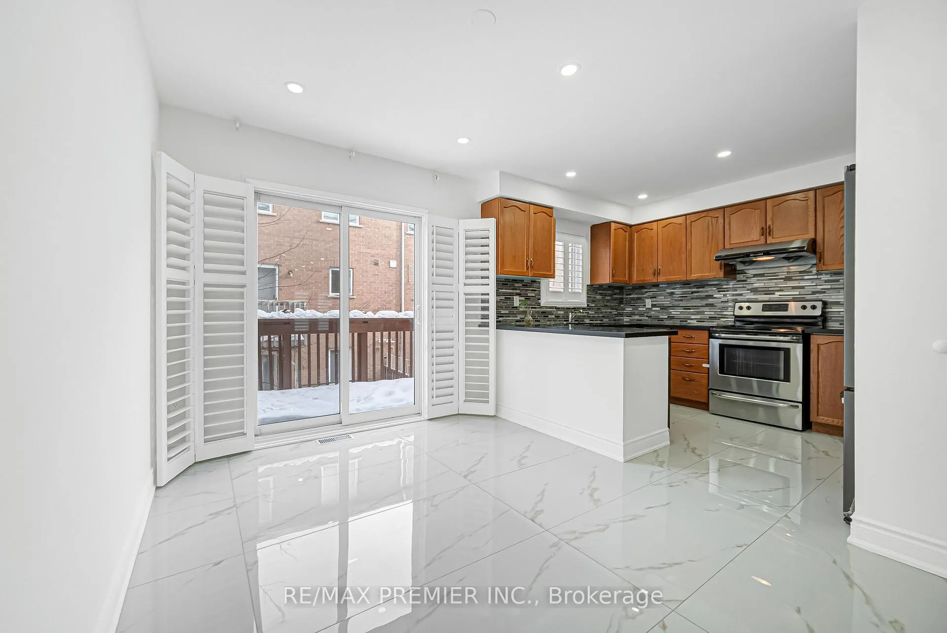 Photo 18 of Unit 27, 165 Fieldstone Drive, Vaughan, East Woodbridge — HOMEH