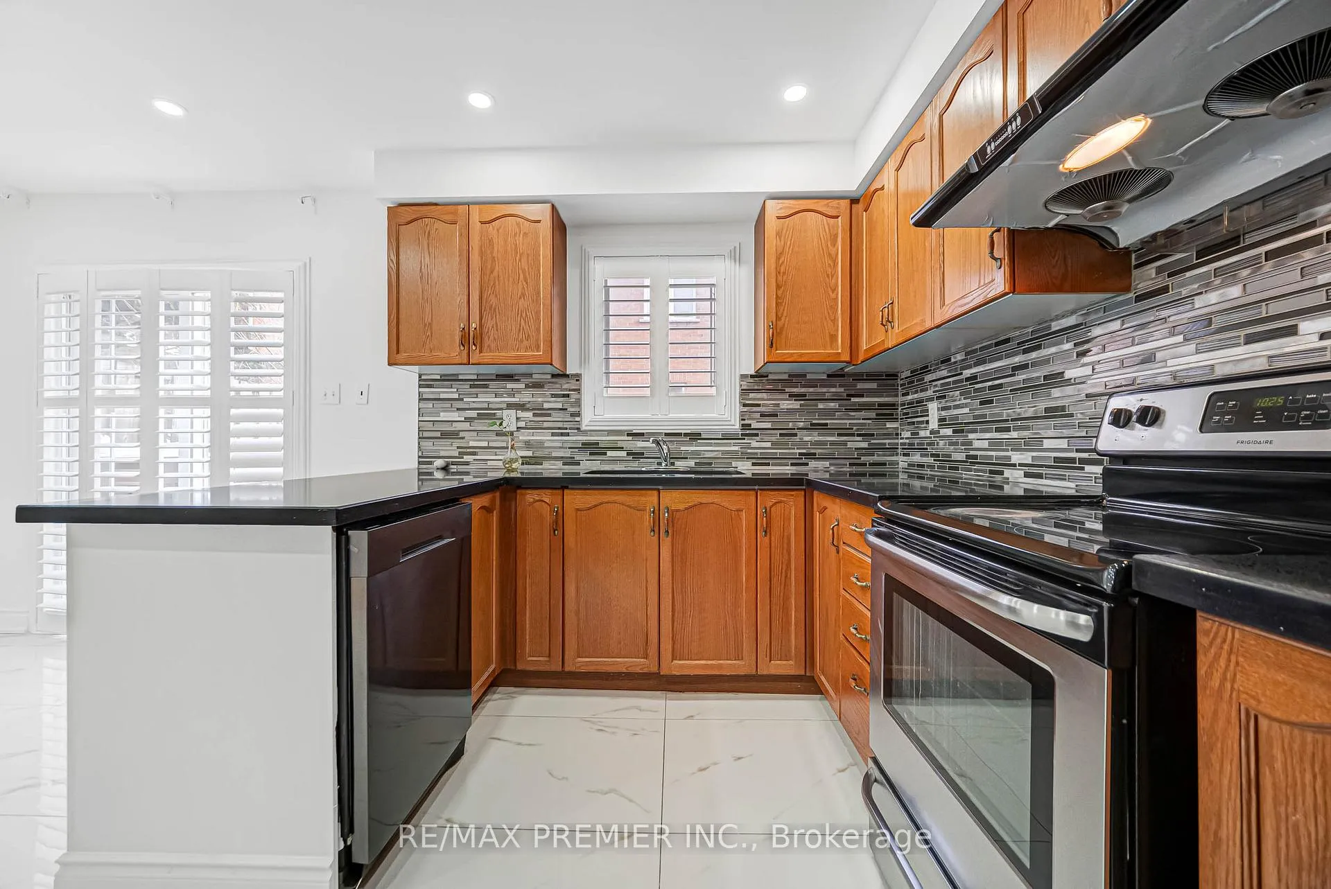 Photo 22 of Unit 27, 165 Fieldstone Drive, Vaughan, East Woodbridge — HOMEH