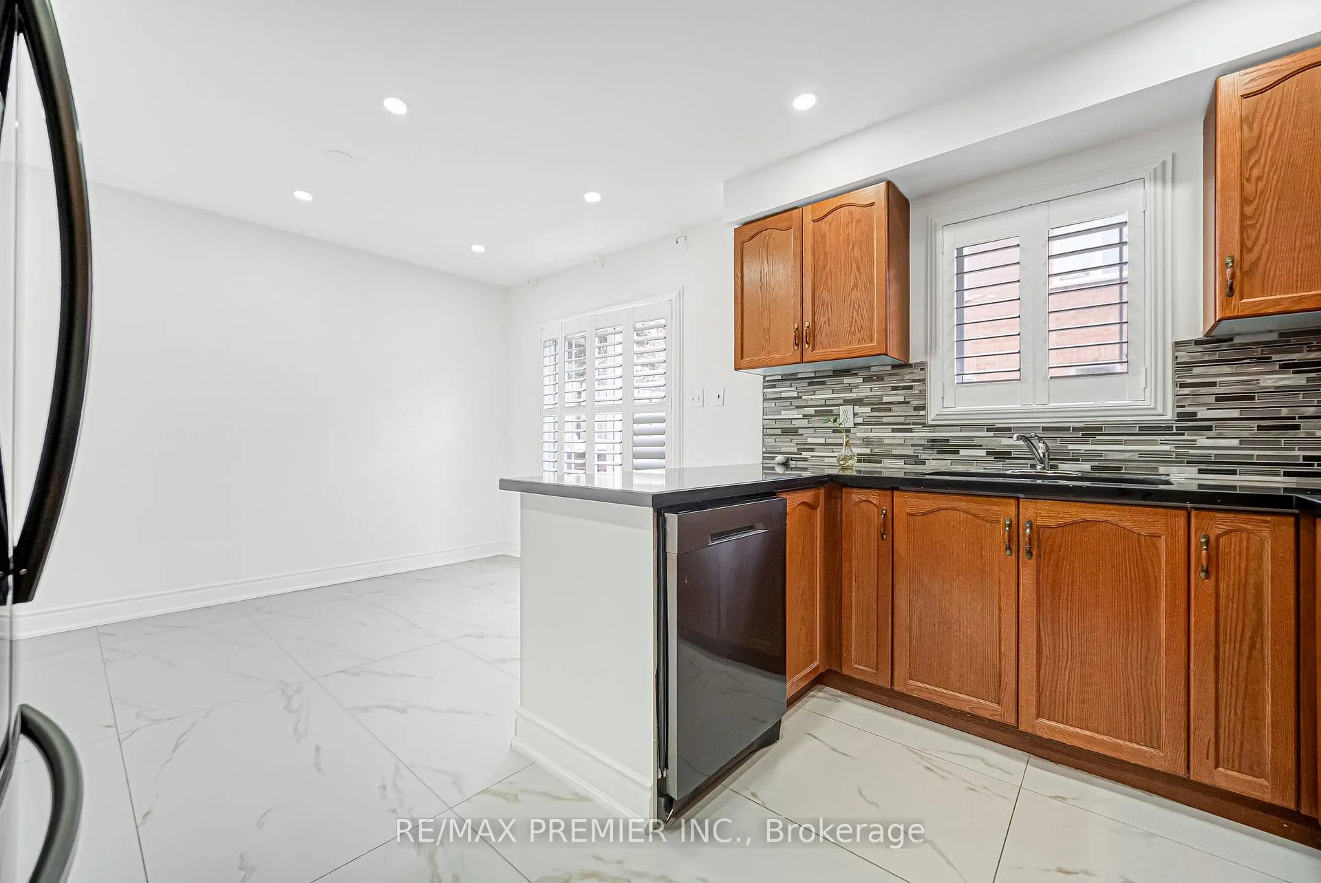 Photo 23 of Unit 27, 165 Fieldstone Drive, Vaughan, East Woodbridge — HOMEH